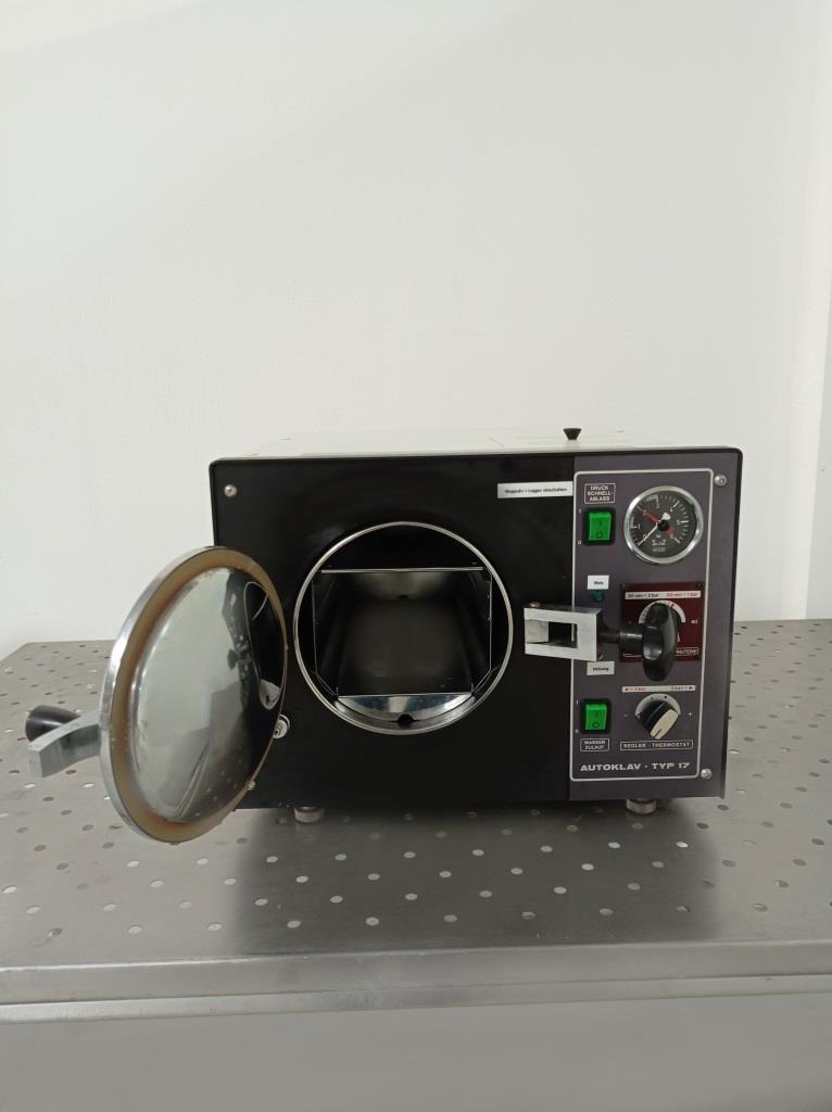 AUTOCLAVE STERILIZZATORE LAB – MELAG TYP 17 (AUT-2) in vendita - foto 3