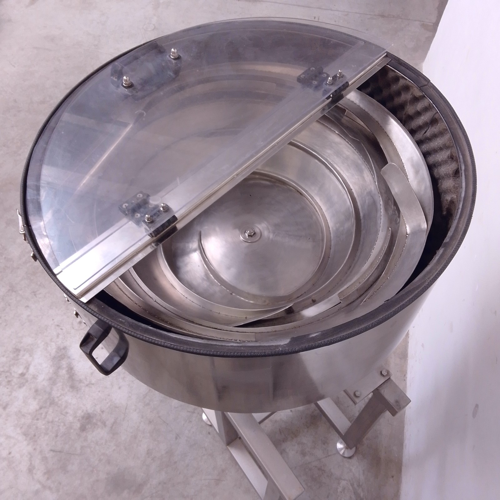 ALIMENTATORE VIBRANTE PER TAPPI (COD. PH-PR-ALI-130) in vendita - foto 1
