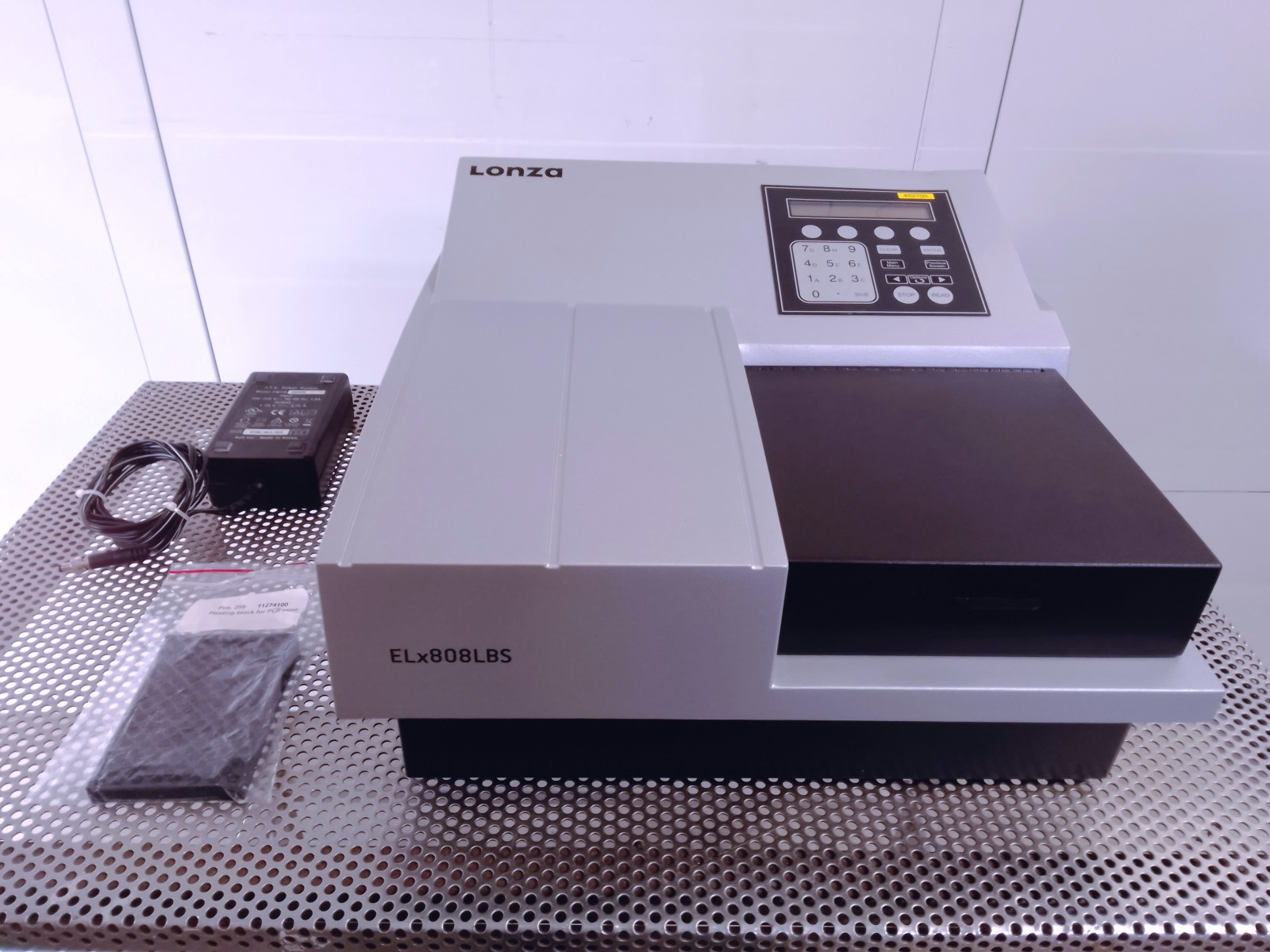 LETTORE DI MICROPIASTRE AD ASSORBANZA (LAB-COMP-82) in vendita - foto 1