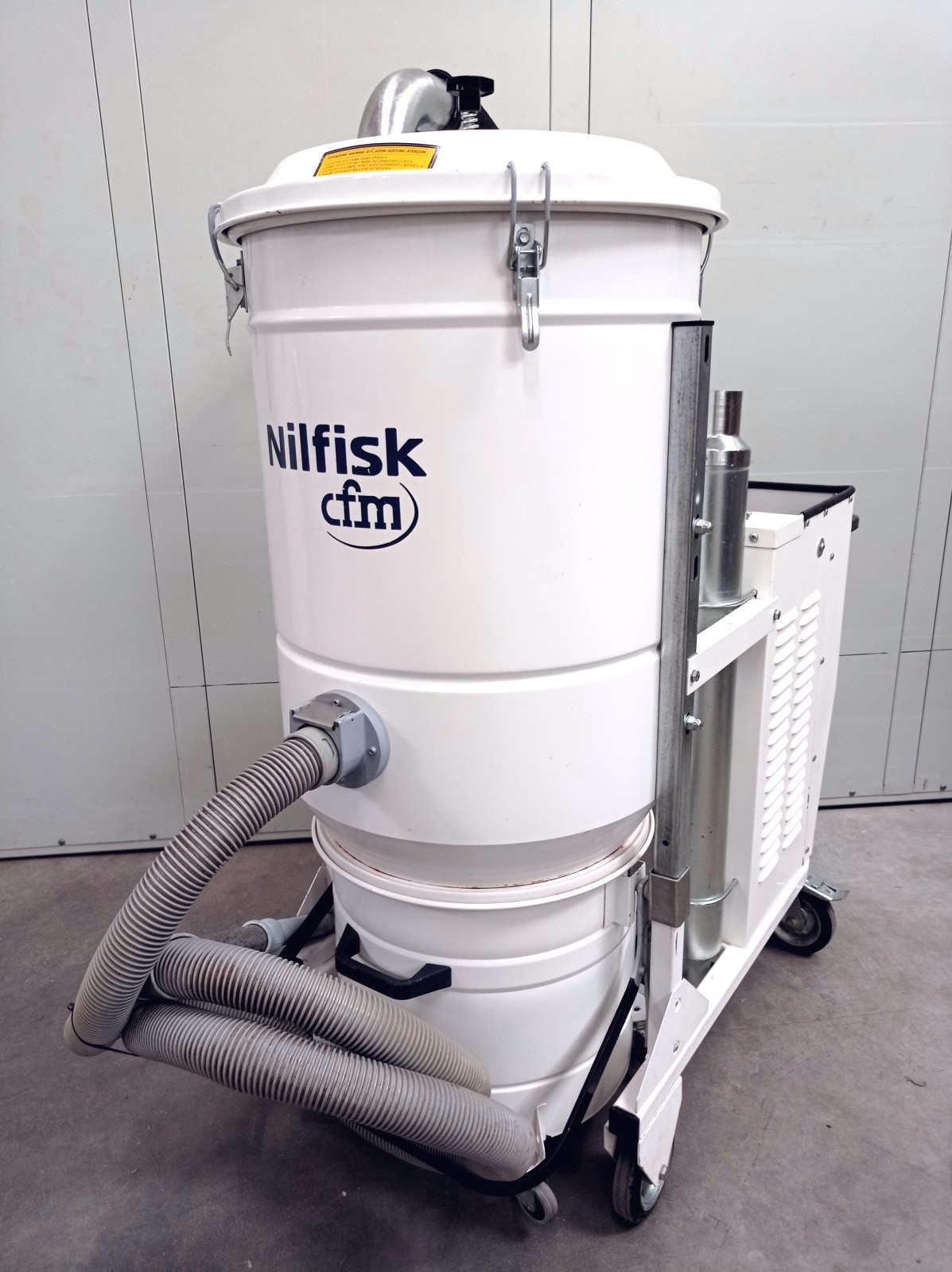 ASPIRATORE INDUSTRIALE POLVERI – NILFISK( MF-PR-ASP-69) in vendita - foto 1