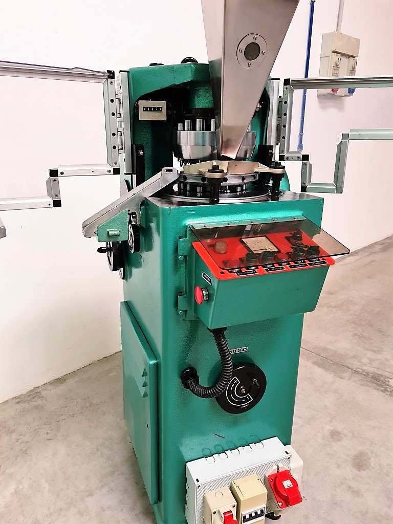 COMPRIMITRICE ROTATIVA – RONCHI MOD. AM 13/15 (COM-34) in vendita - foto 4