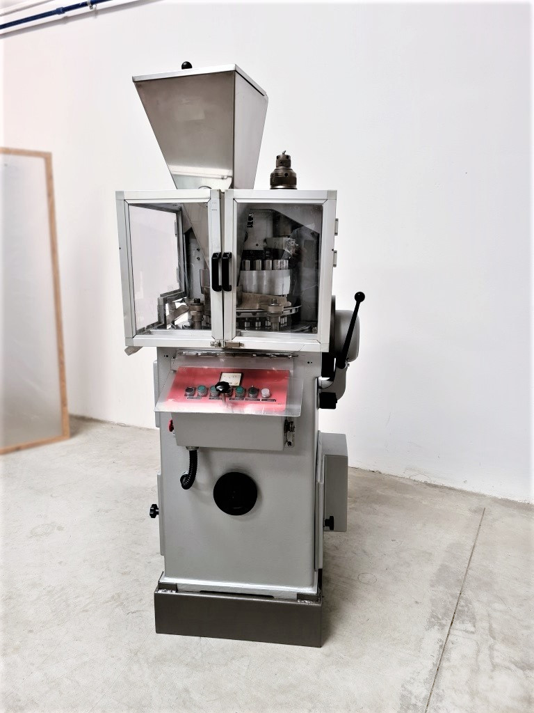 ROTARY TABLET PRESS – RONCHI – Mod. AR 18/23 (COM-38) in vendita - foto 1
