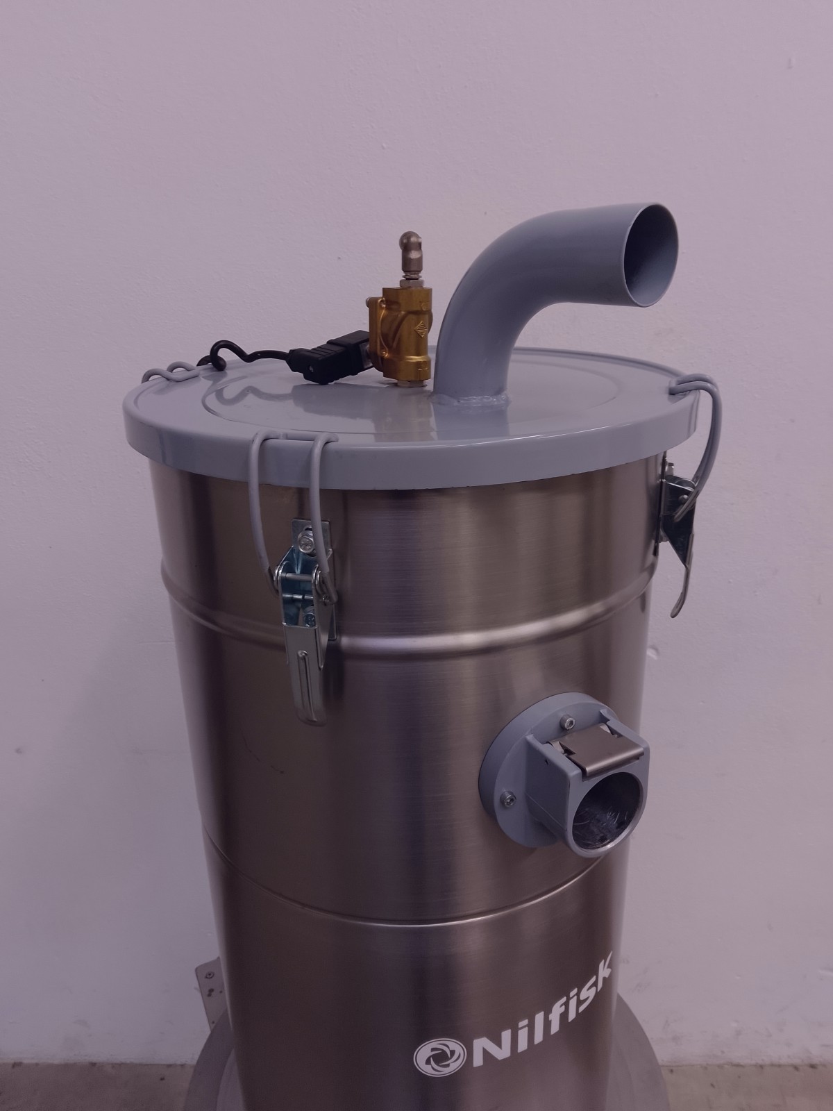 ASPIRATORE INDUSTRIALE POLVERI - NILFISK (MF-PR-ASP-74) in vendita - foto 3