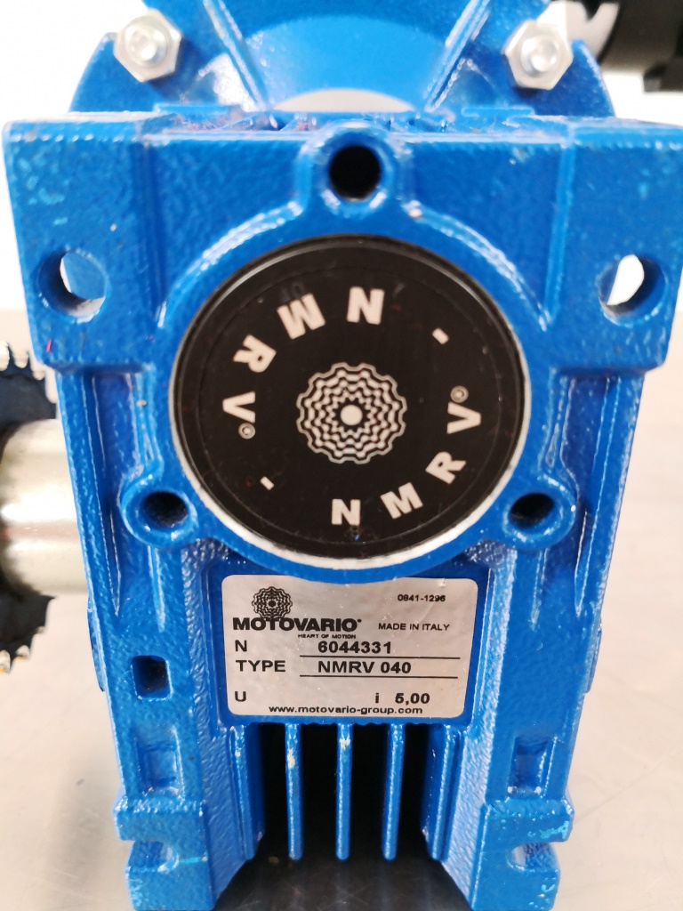MOTORE CON RIDUTTORE – MOTOVARIO – NMRW 040 (MOT-42) in vendita - foto 2