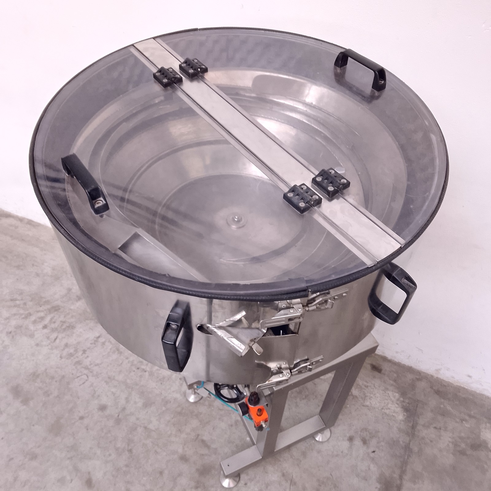 ALIMENTATORE VIBRANTE PER TAPPI (COD. PH-PR-ALI-130) in vendita - foto 3