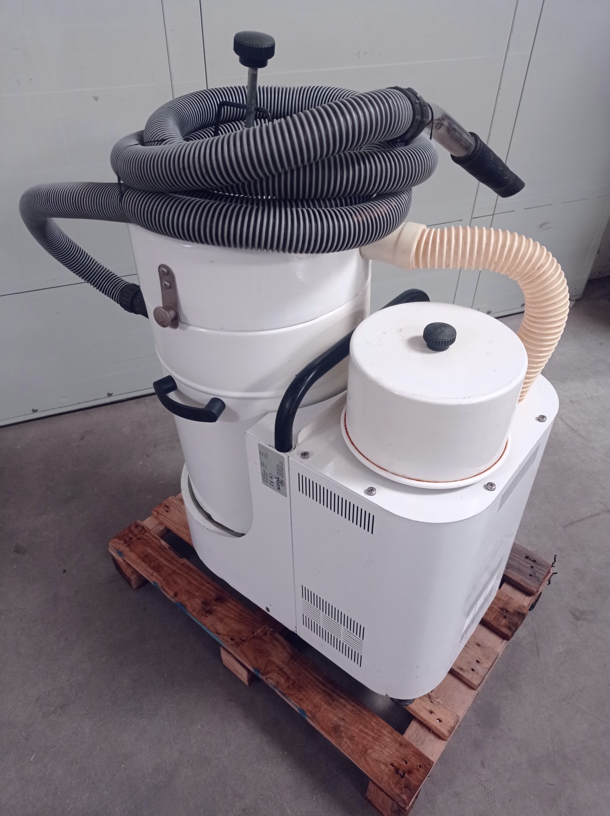 ASPIRATORE INDUSTRIALE POLVERI – NILFISK (MF-PR-ASP-71) in vendita - foto 4