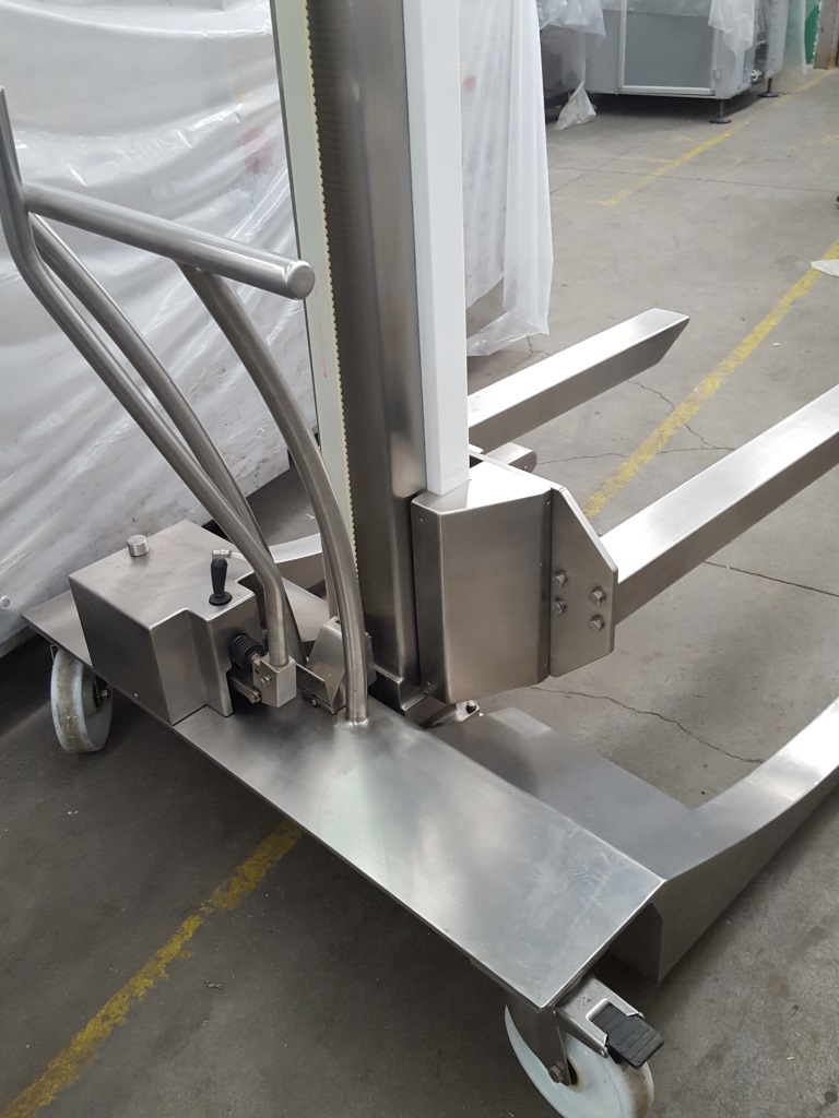 CARRELLO ELEVATORE PORTAFUSTI IDRAULICO–ISN TECHNOLOGY  in vendita - foto 5