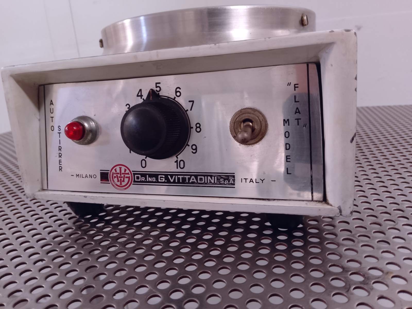 AGITATORE MAGNETICO CON PIASTRA RISCALDANTE (LAB-PIA-9) in vendita - foto 2