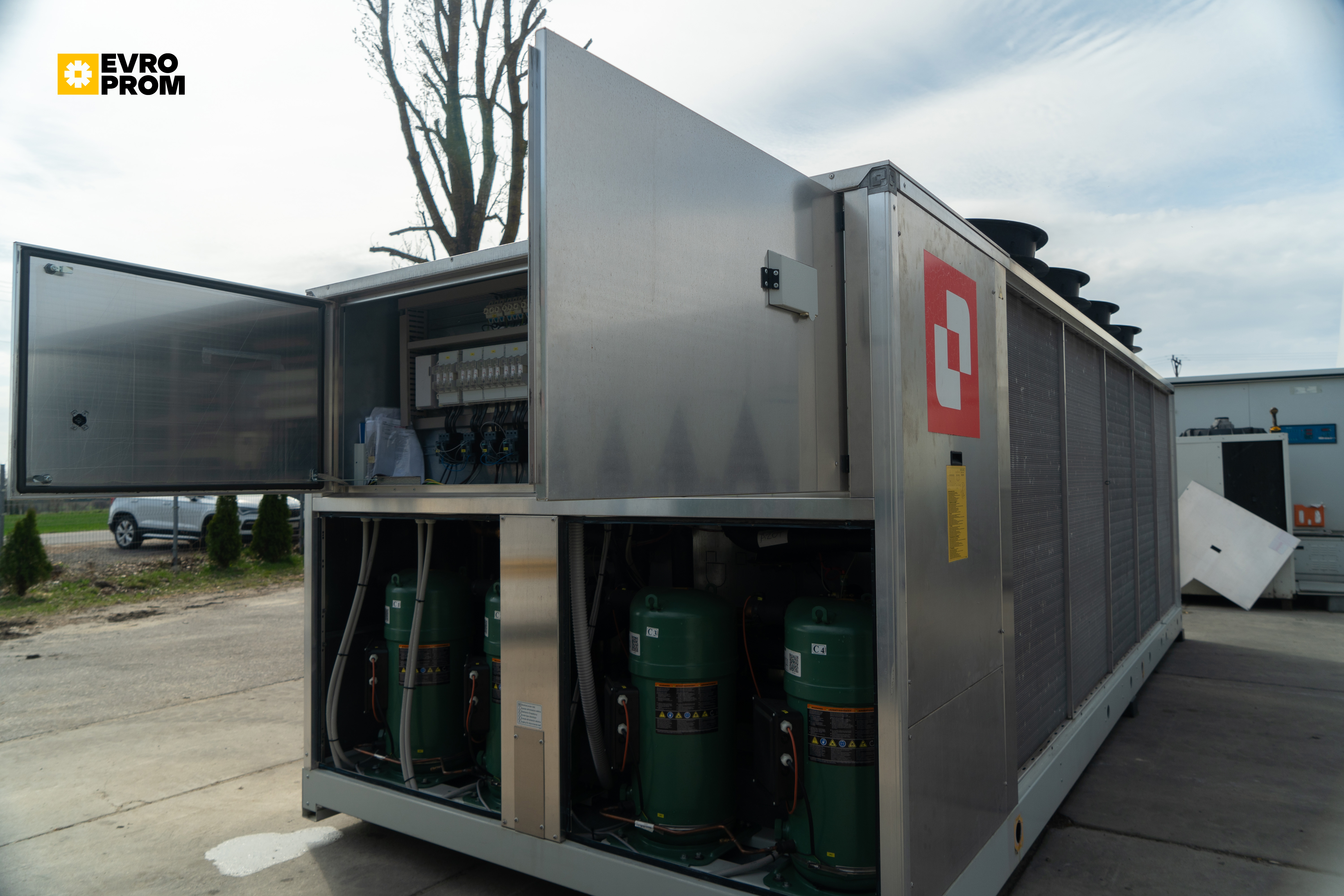 Chiller Climaveneta 311/327 kW | pompa di calore| Nuovo in vendita - foto 7