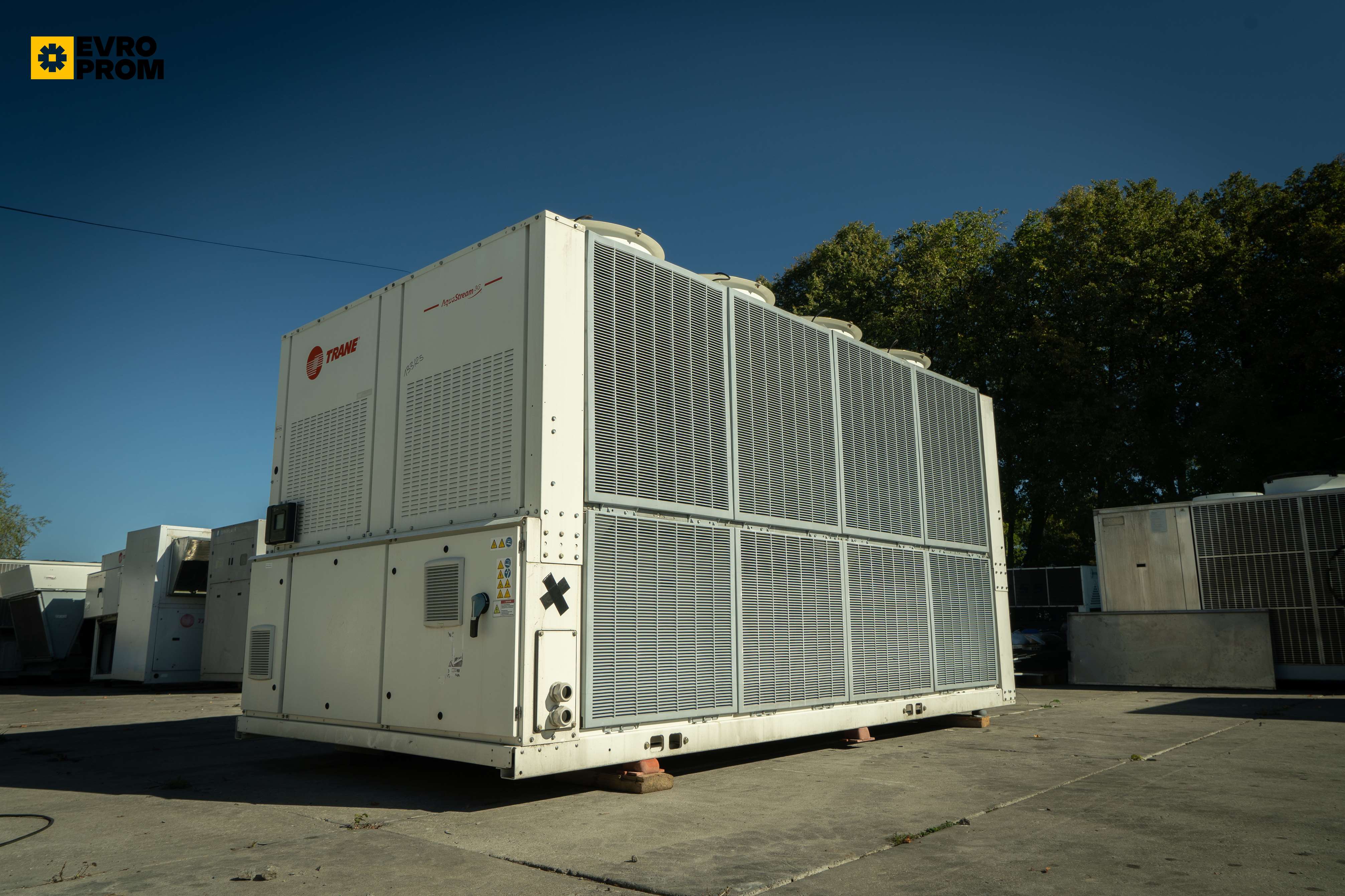 Air cooled chiller Trane | 254 kW | 2016 | Garanzia in vendita - foto 1