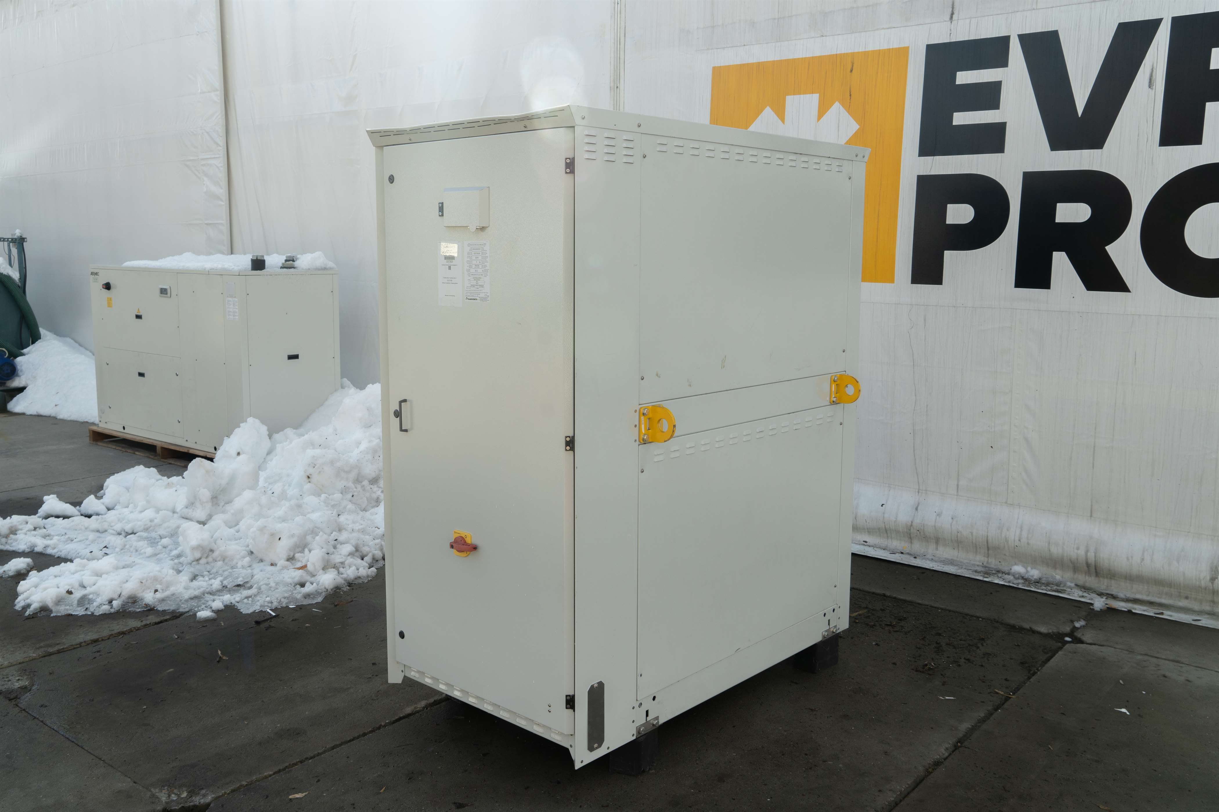 Water cooled chiller Climaveneta | 251/282 kW | Nuovo in vendita - foto 4