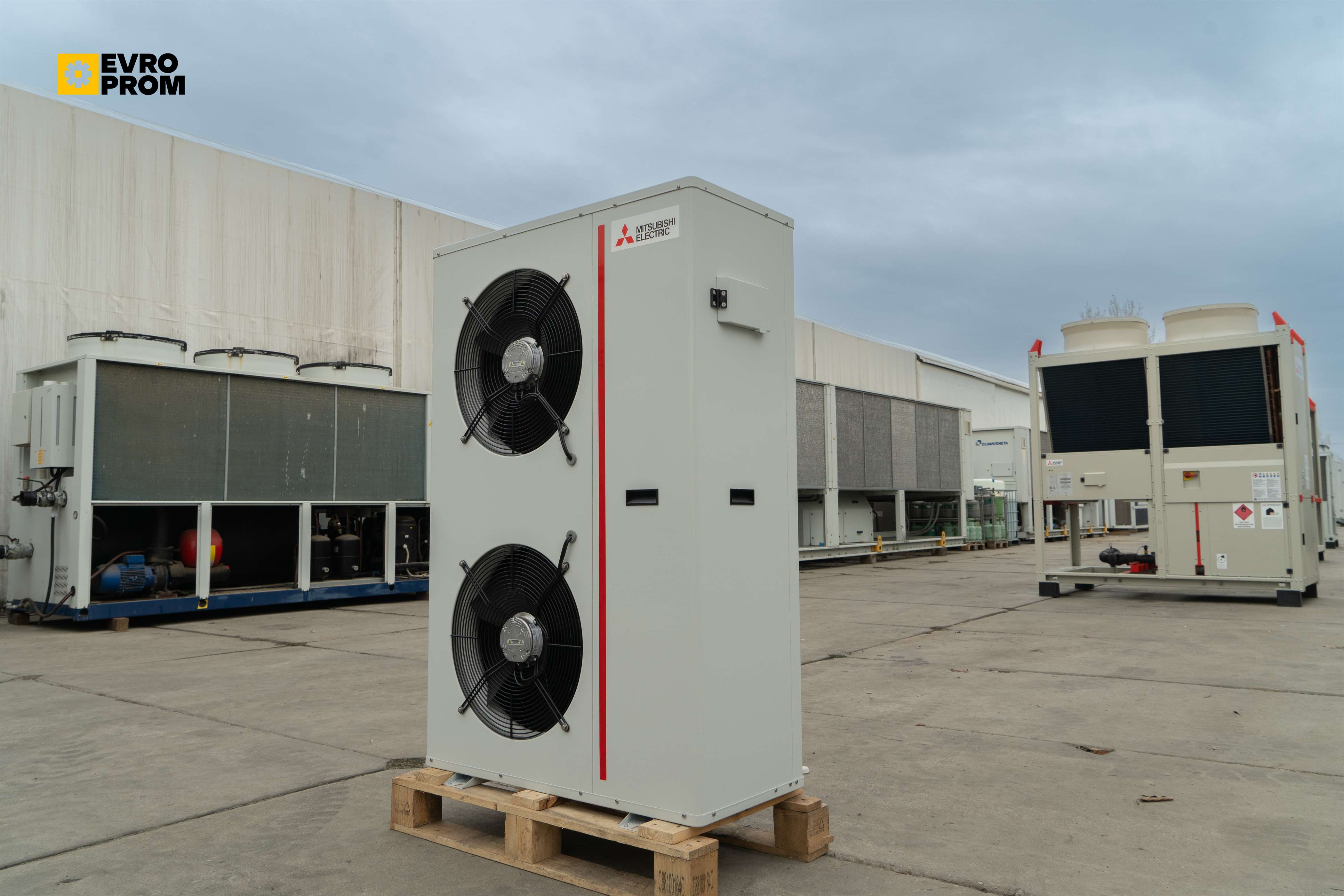 Chiller Climaveneta | 13.5/15.3 kW | 2024 | Nuovo in vendita - foto 1