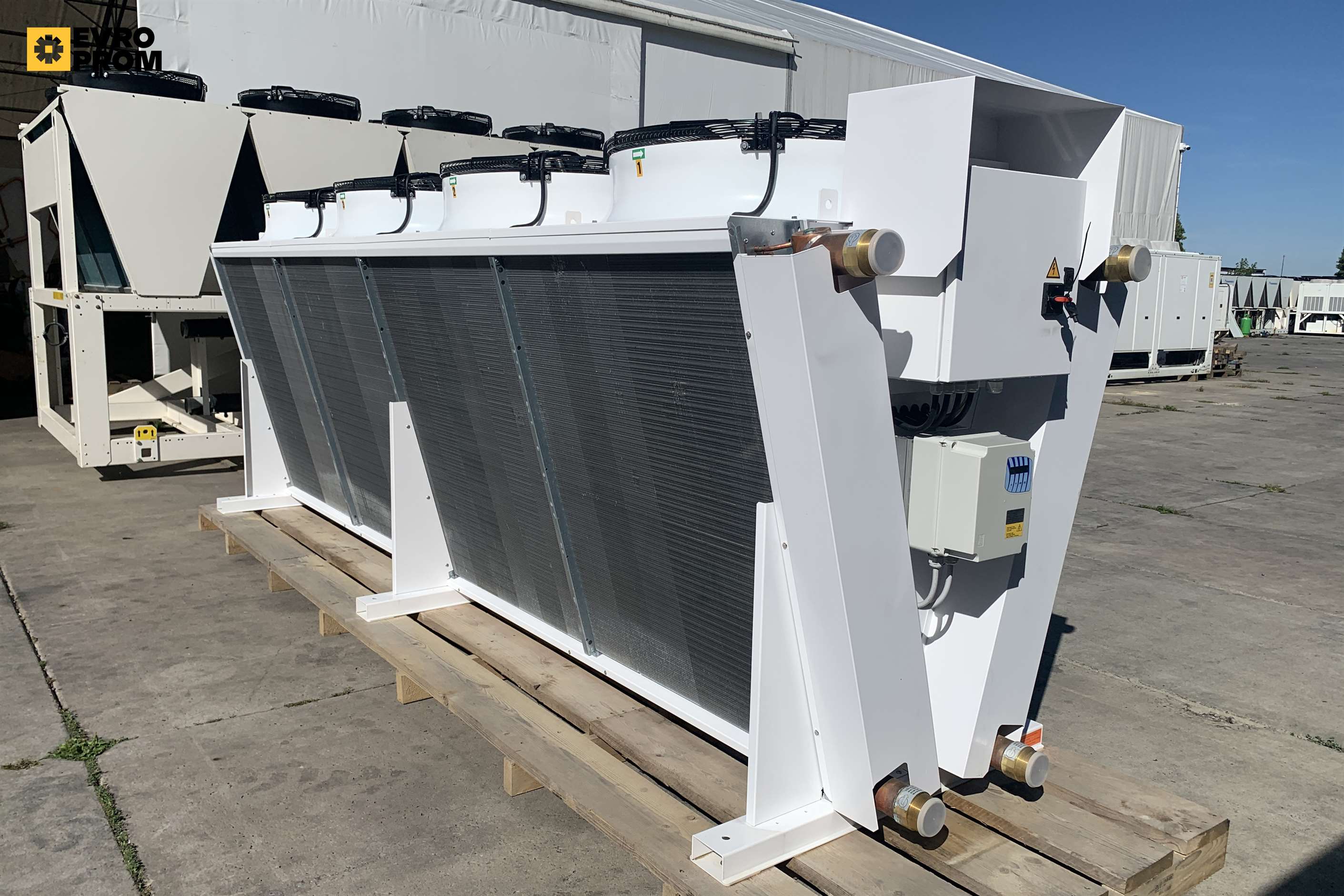 Dry cooler Aermec | 269,7 kW | Nuovo 2023 in vendita - foto 3