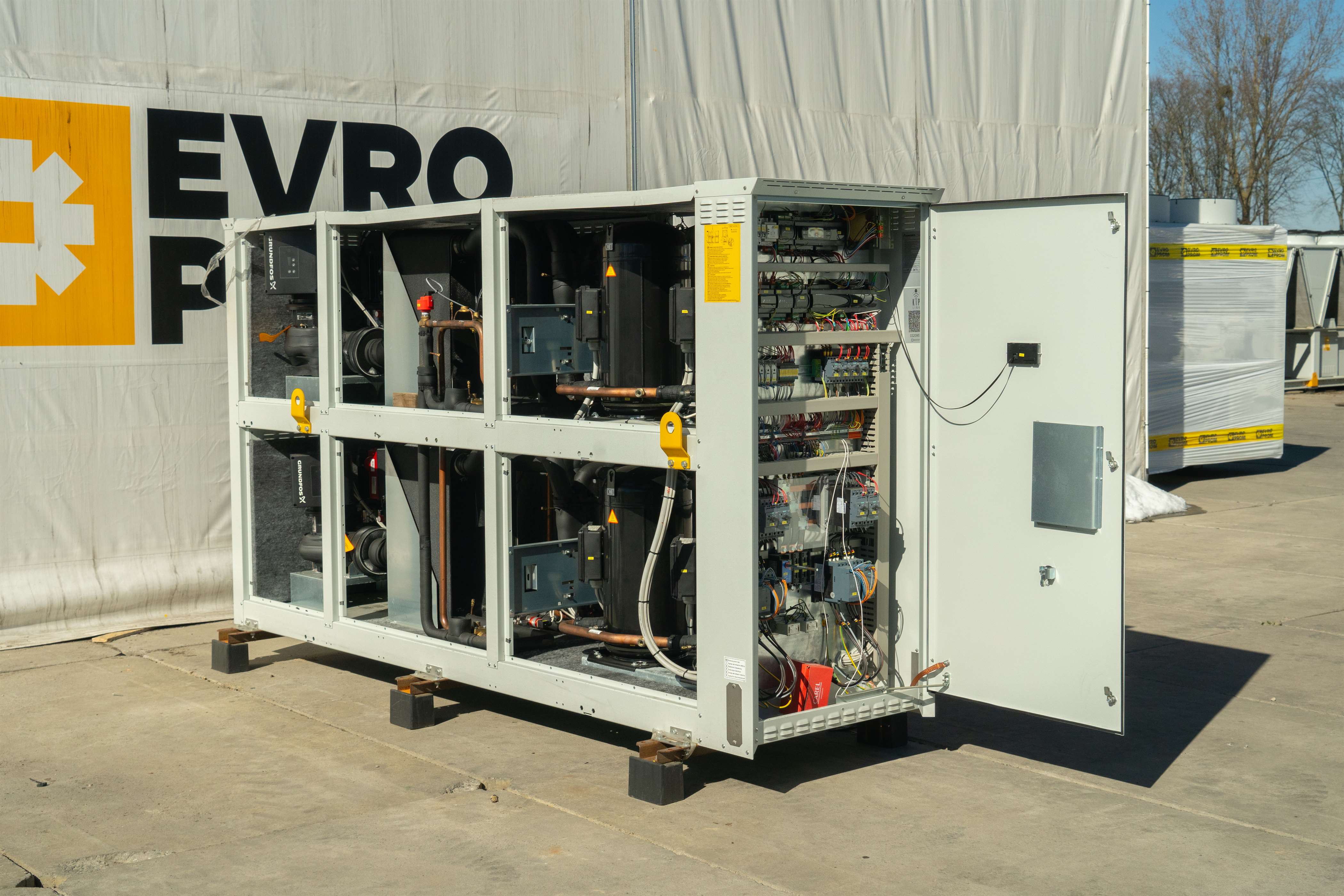Water cooled chiller Climaveneta | 306/340 kW | Nuovo in vendita - foto 6