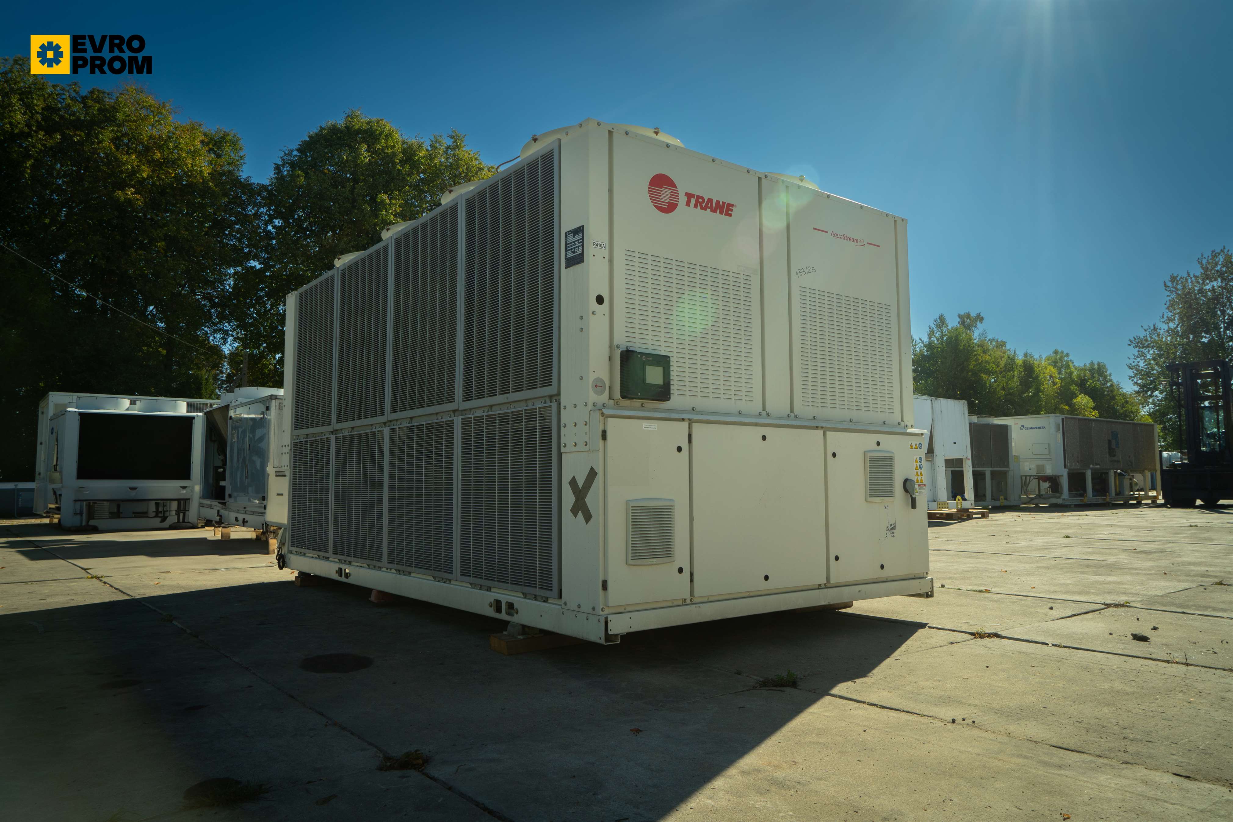 Air cooled chiller Trane | 254 kW | 2016 | Garanzia in vendita - foto 3