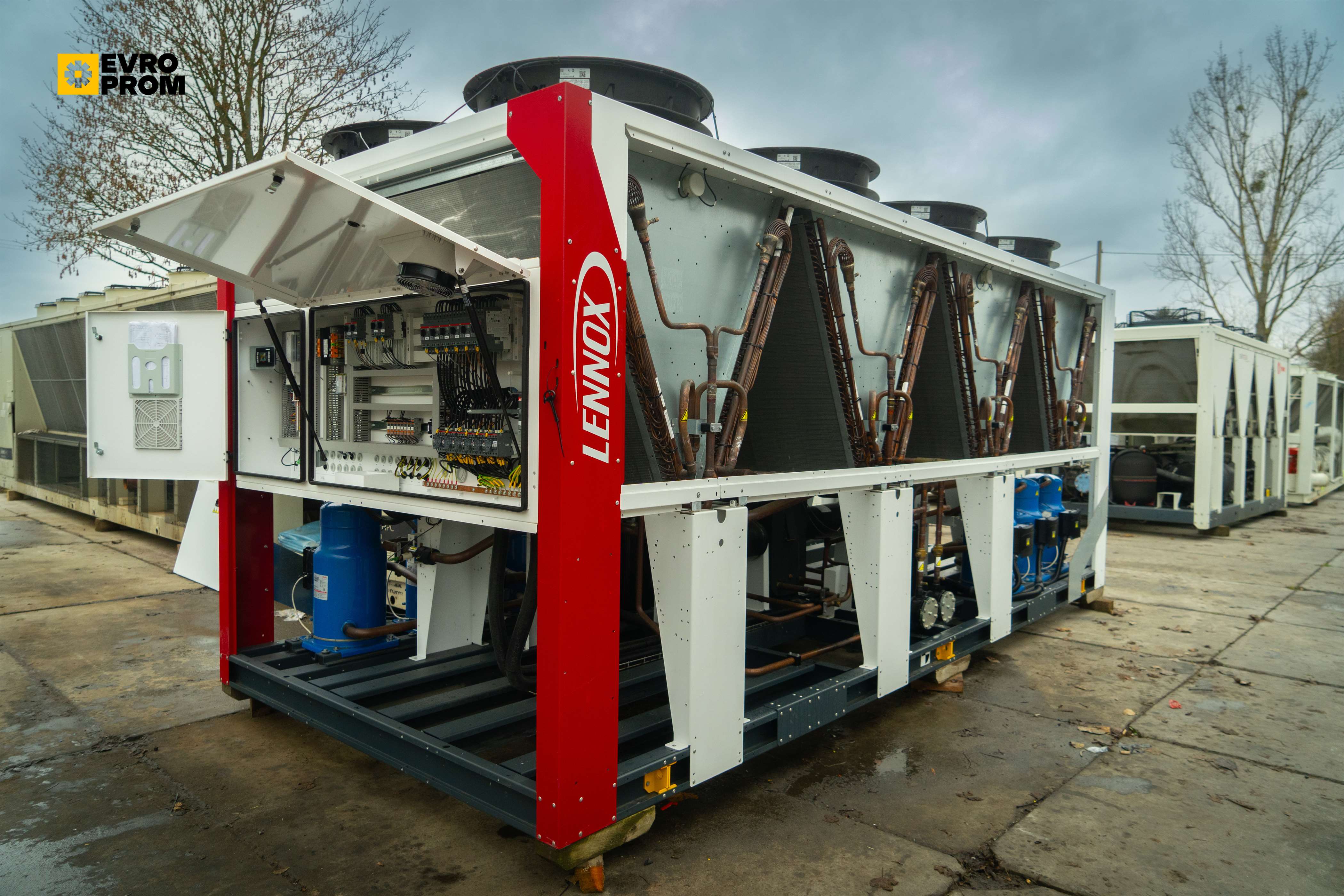 Chiller Lennox 366/350 kW | pompa di calore | Nuovo in vendita - foto 2