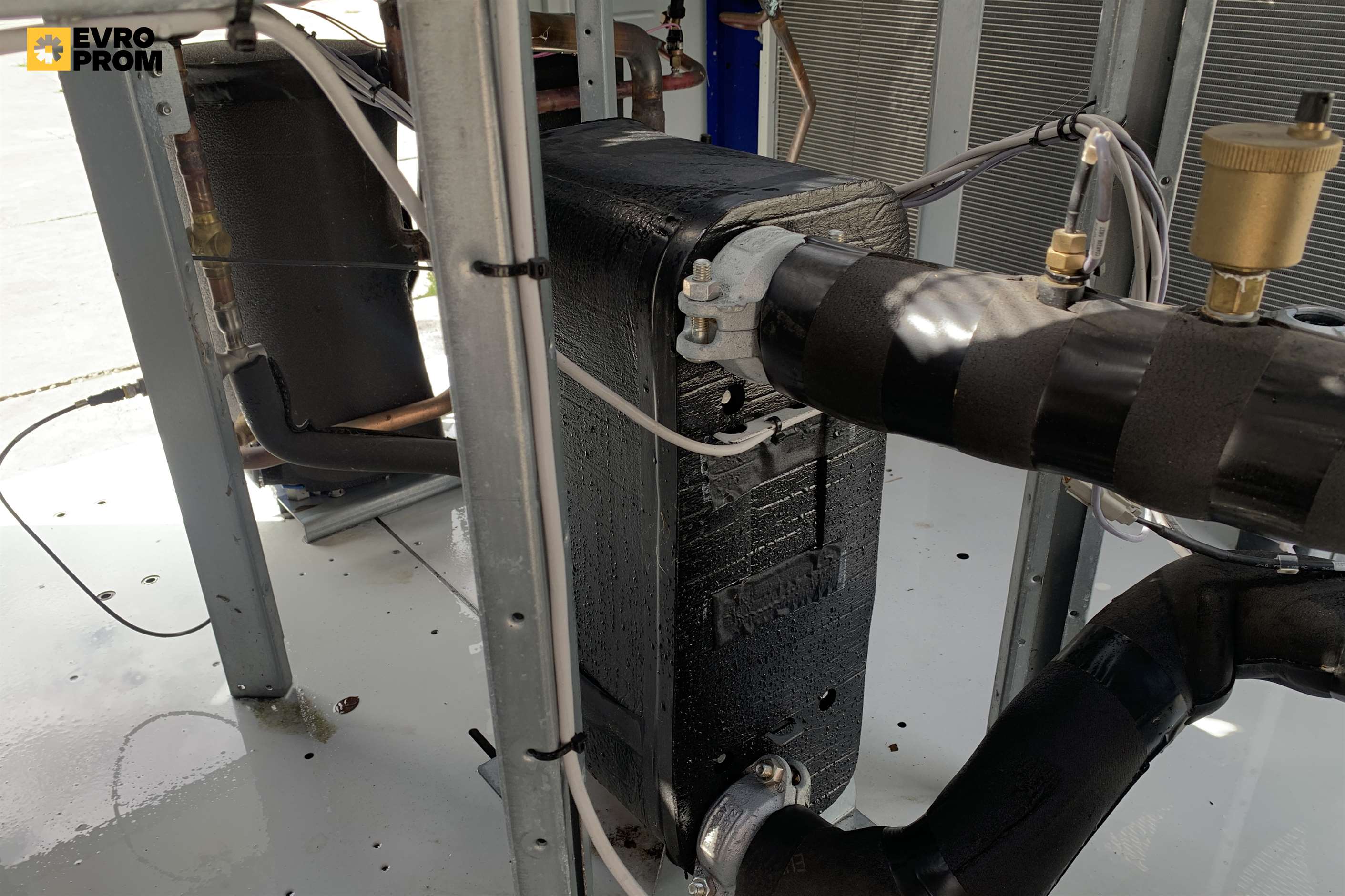 Chiller Carrier aircooled | 93,4 kW | 2022 Nuovo in vendita - foto 10