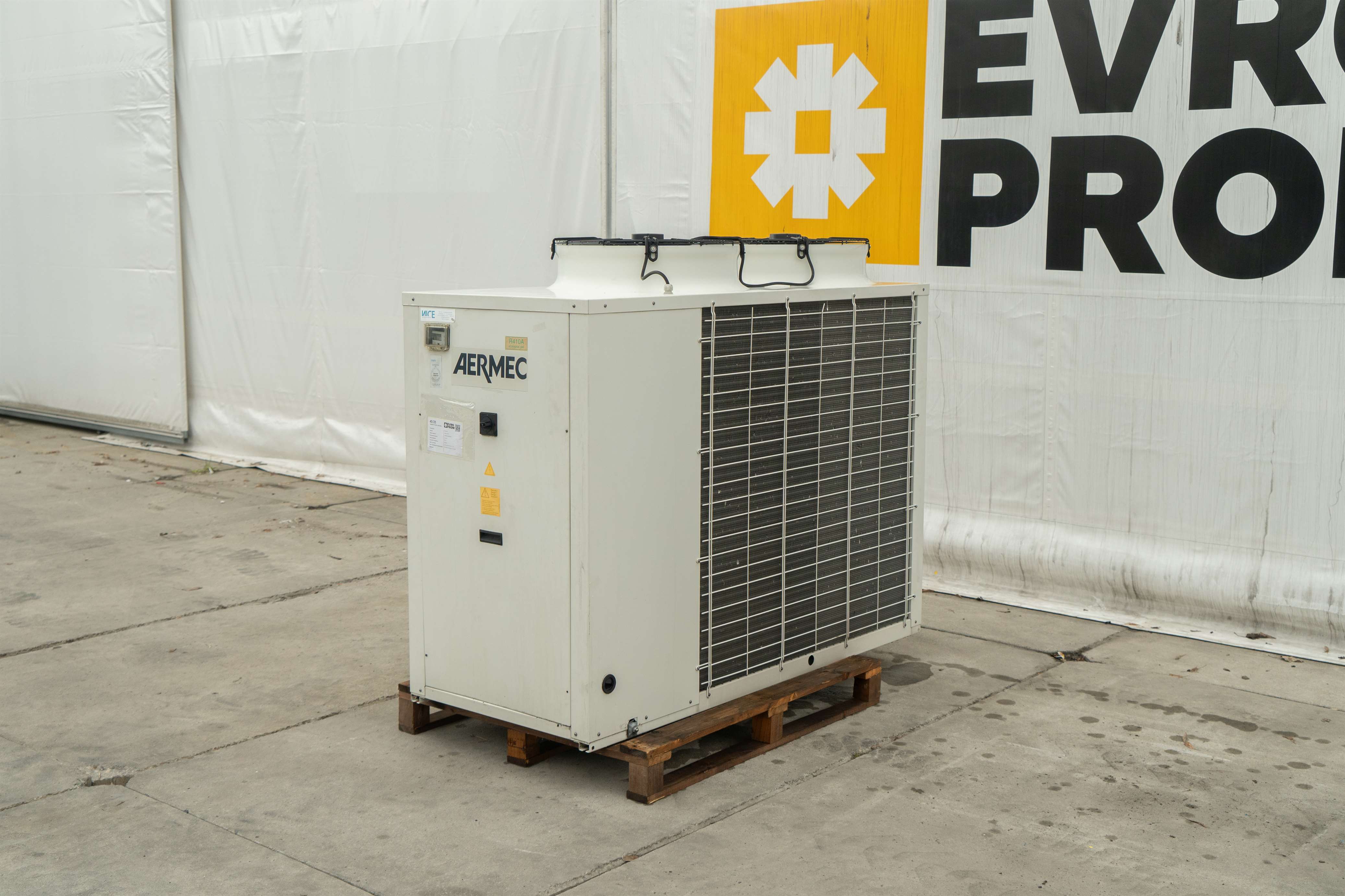 Aircooled chiller Aermec | 32/35 kW | 2016 | Garanzia in vendita - foto 4