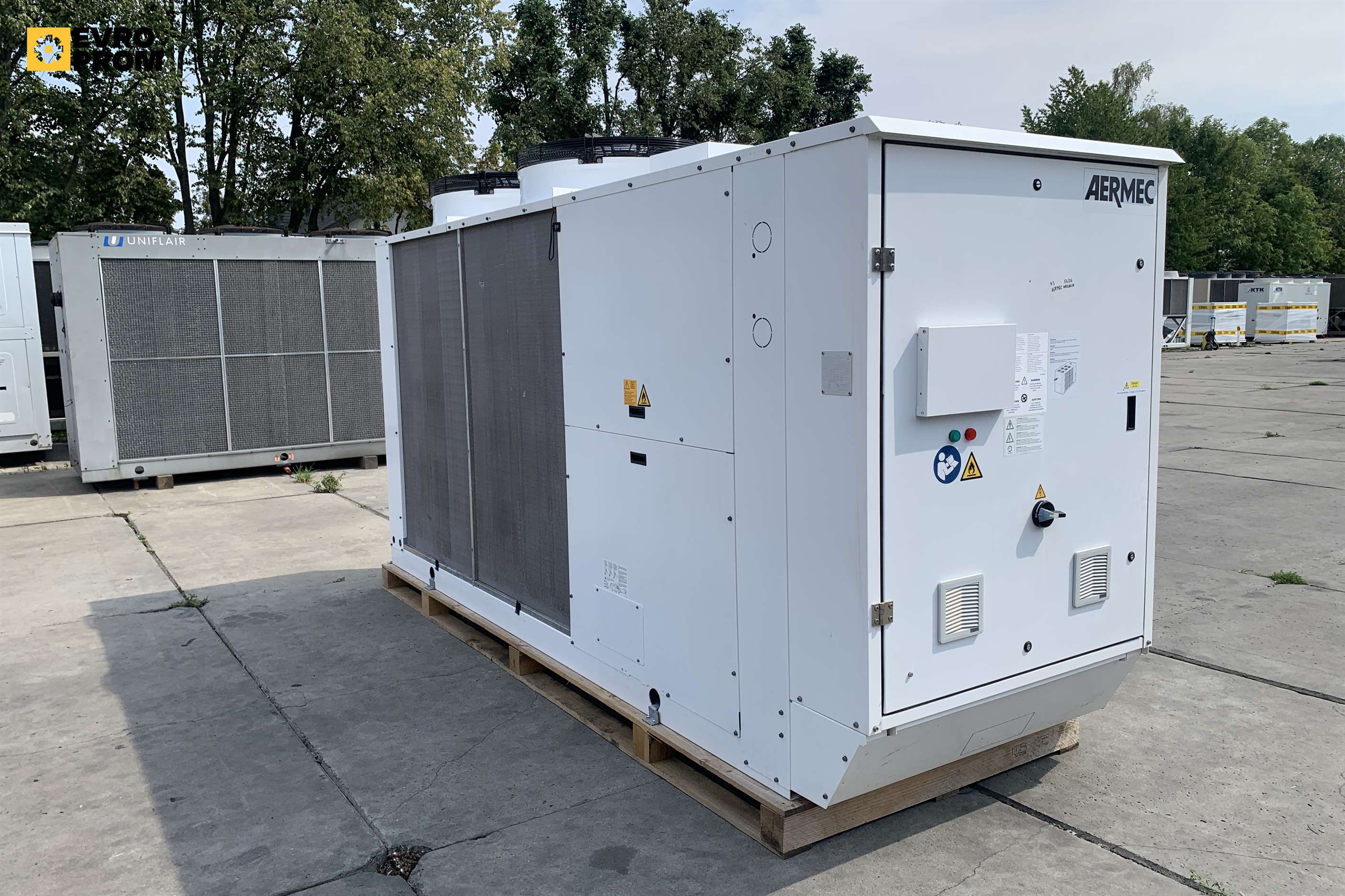 135 kW | Chiller Aermec aircooled | Nuovo 2024 in vendita - foto 3