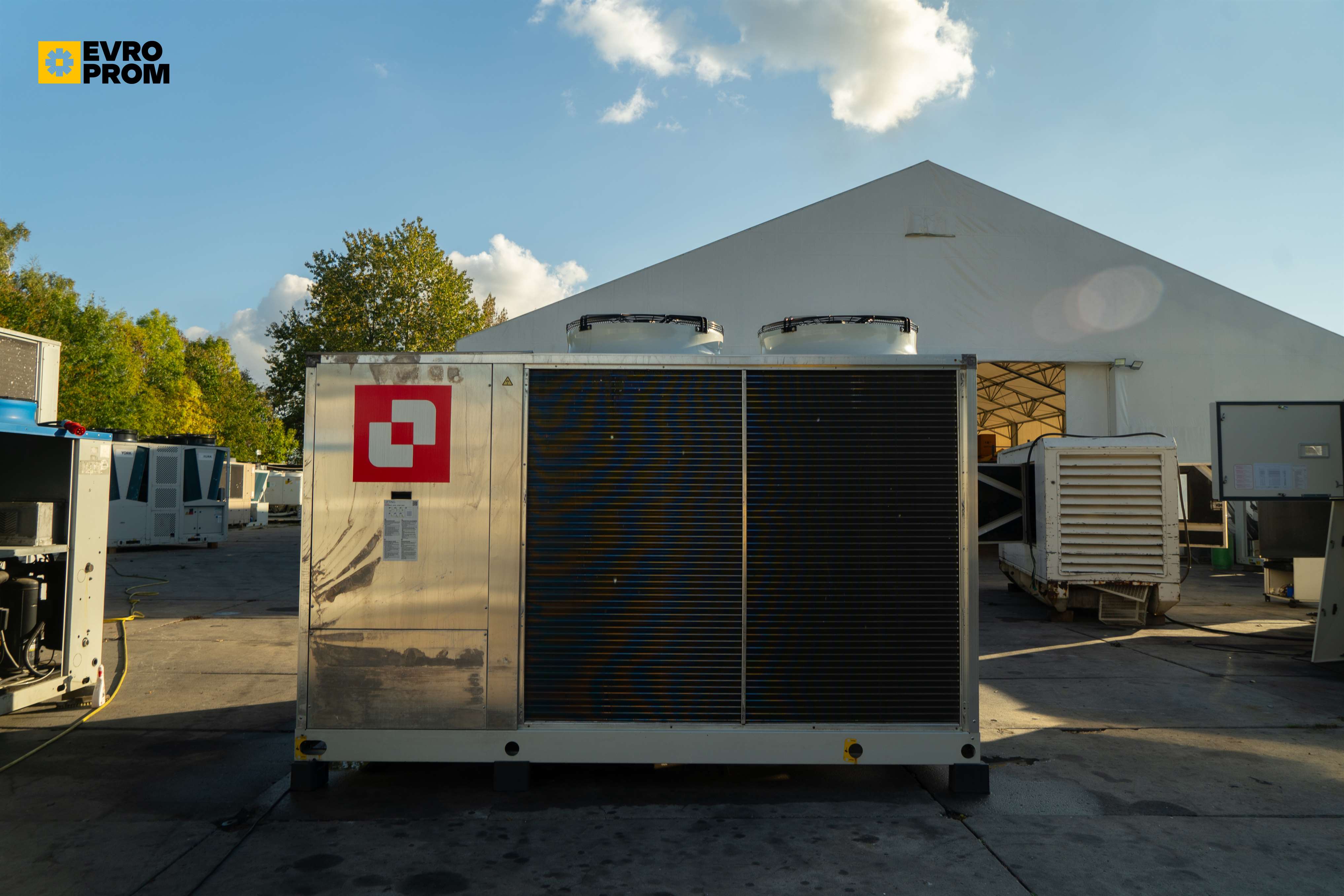 Chiller CLIMAVENETA | 159,7/178 kW | Garanzia | Nuovo in vendita - foto 3