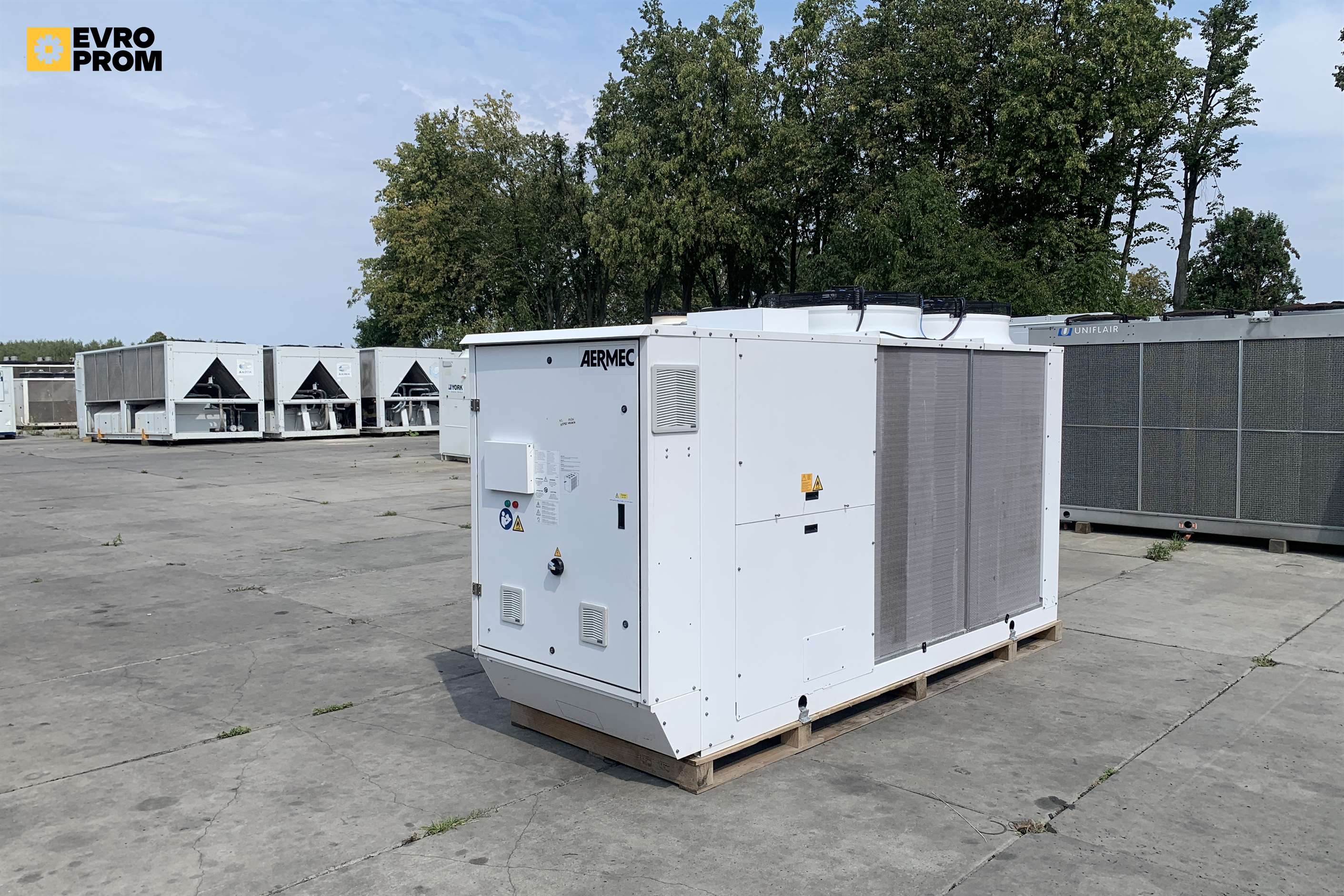 135 kW | Chiller Aermec aircooled | Nuovo 2024 in vendita - foto 1