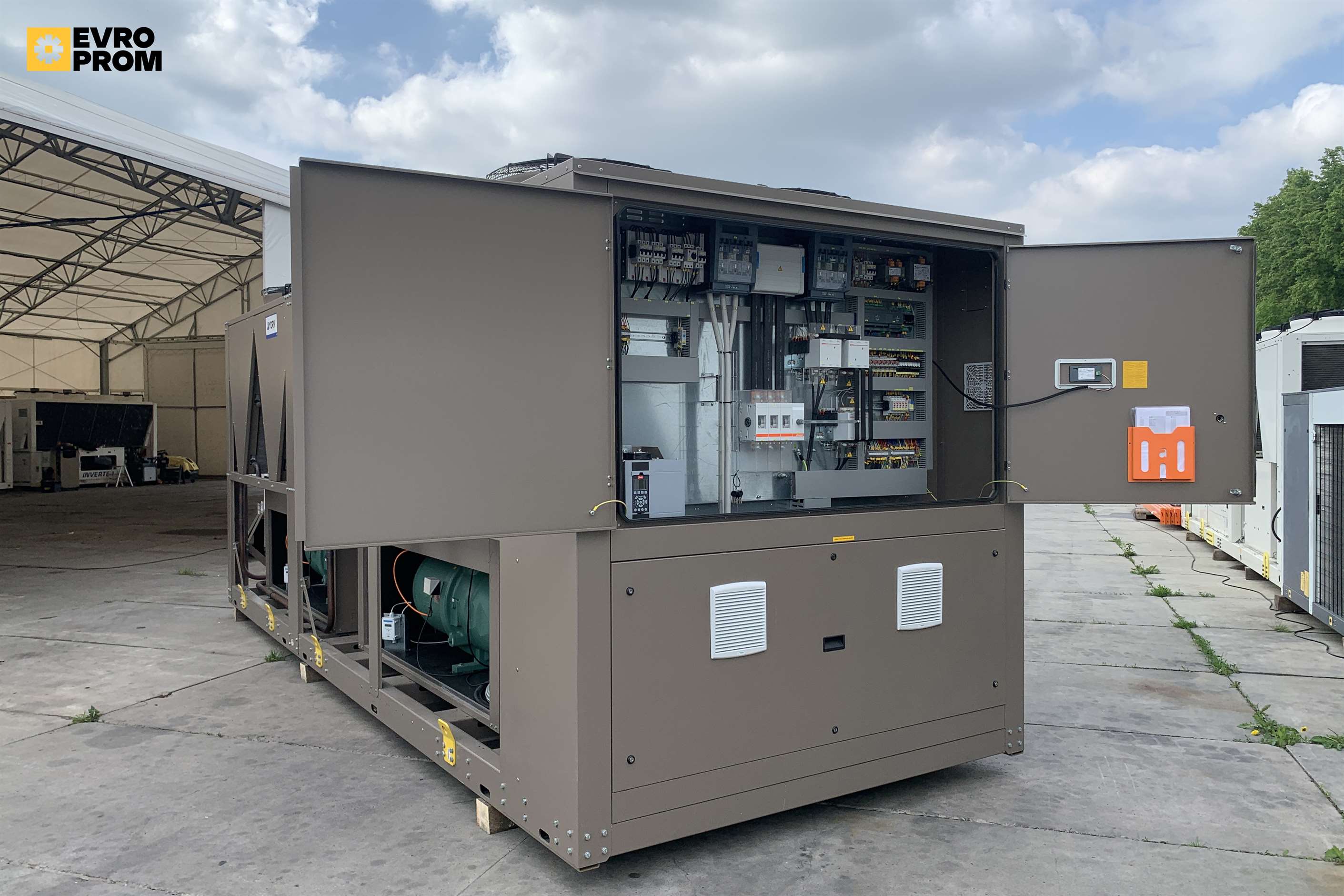Chiller York 535 kW | R1234ze | EC-fans | 2024 | Nuovo in vendita - foto 6