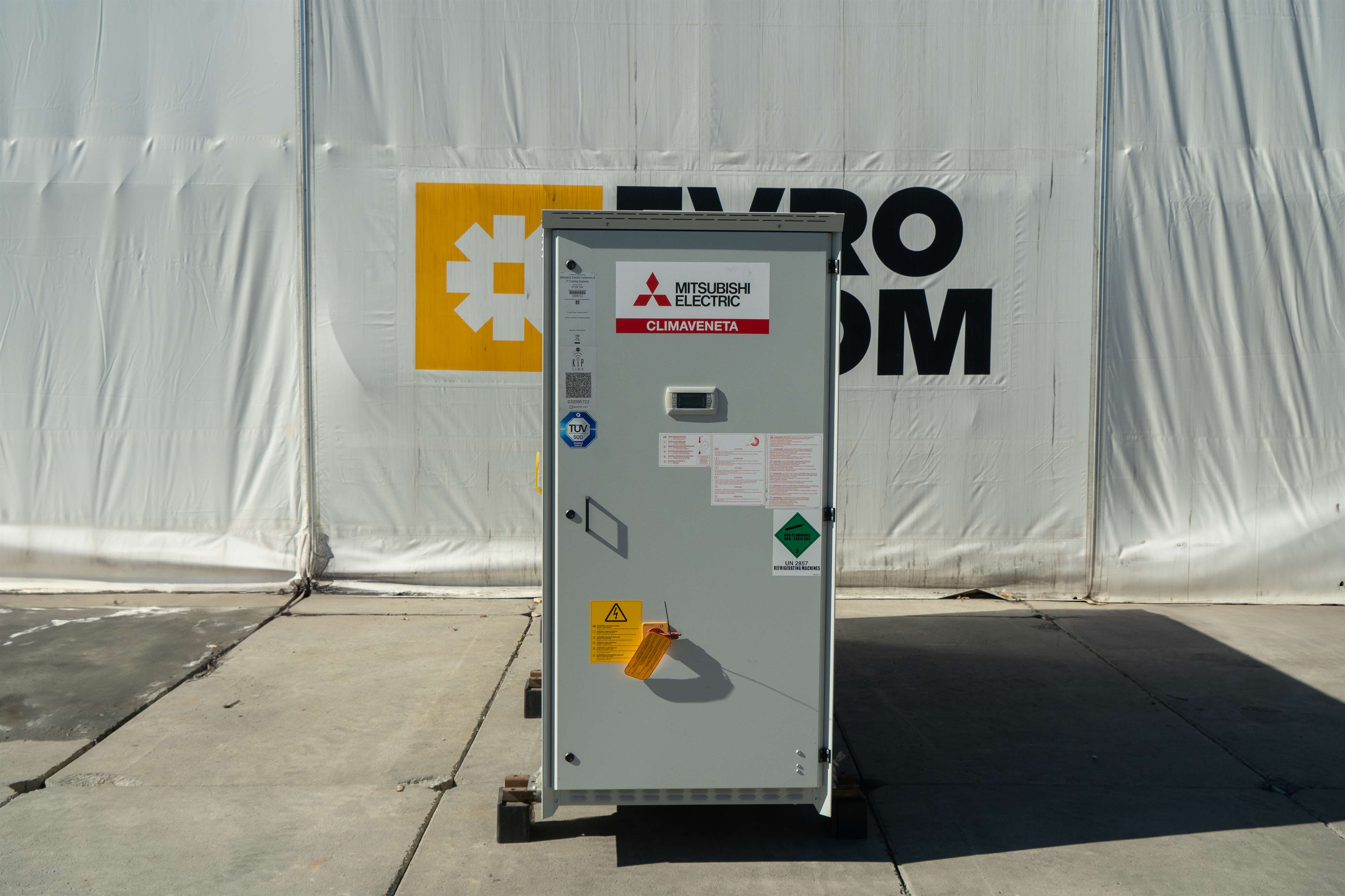 Water cooled chiller Climaveneta | 306/340 kW | Nuovo in vendita - foto 3