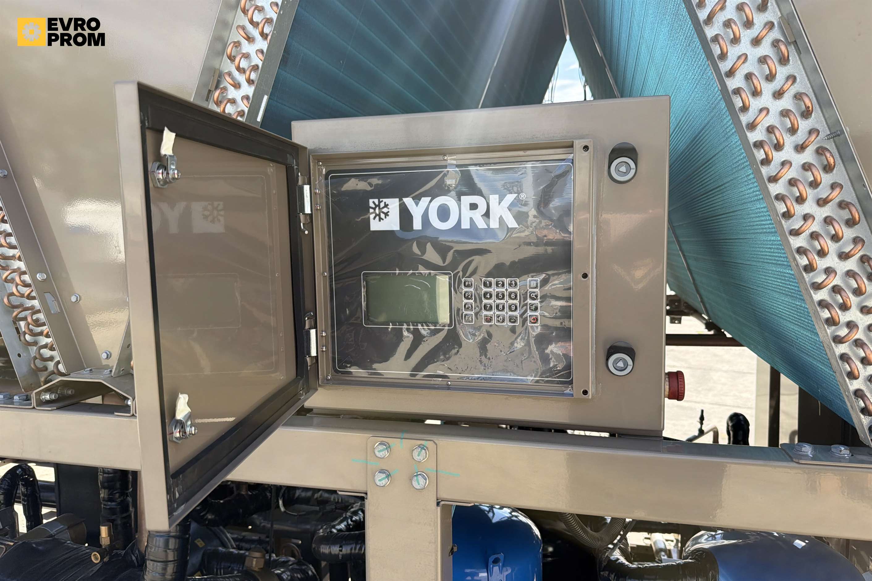 Chiller York 364/406 kW | pompa di calore | Nuovo in vendita - foto 13