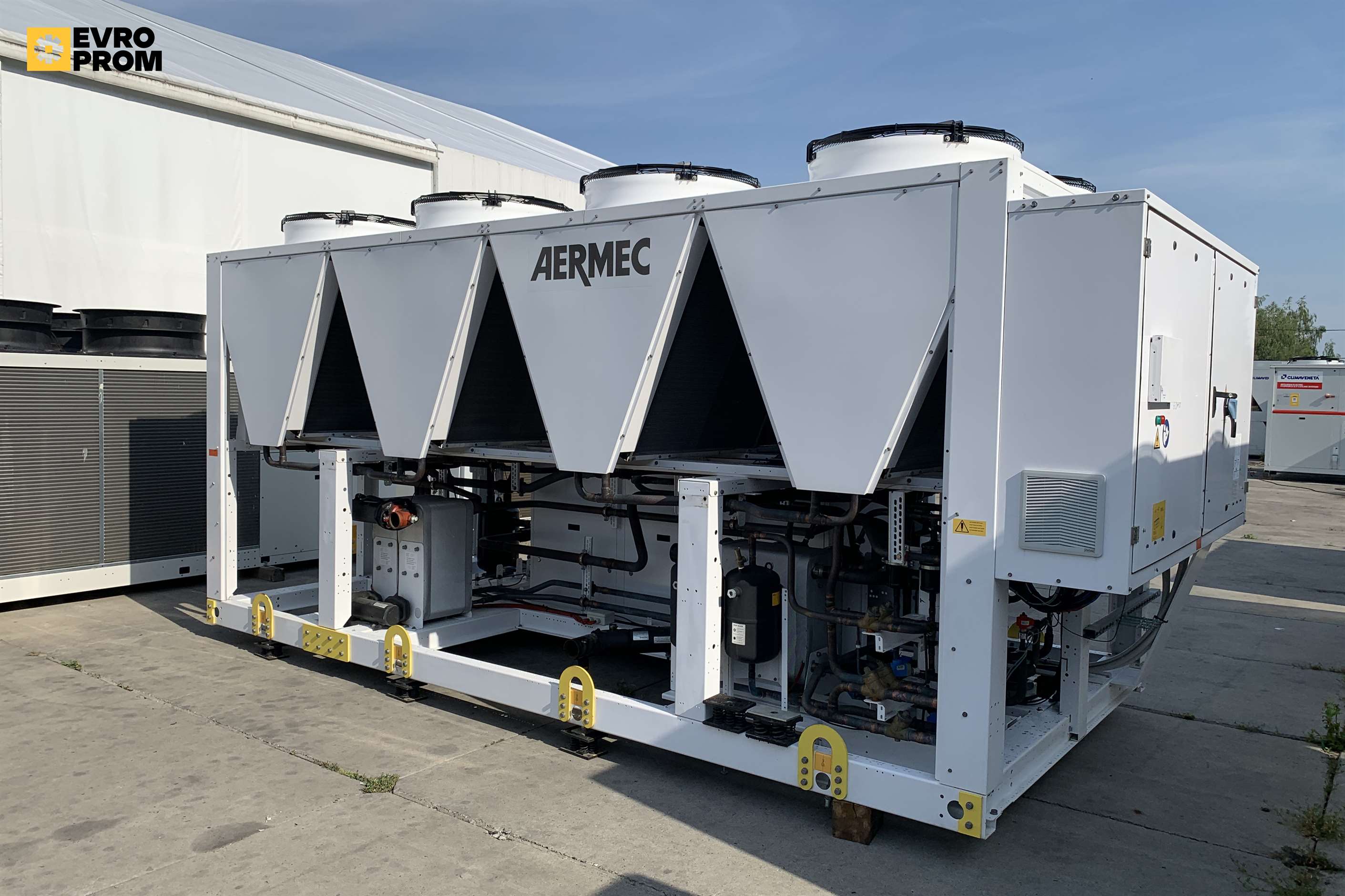 Chiller Aermec pompa di calore | 350/363 kW | 2024 in vendita - foto 1