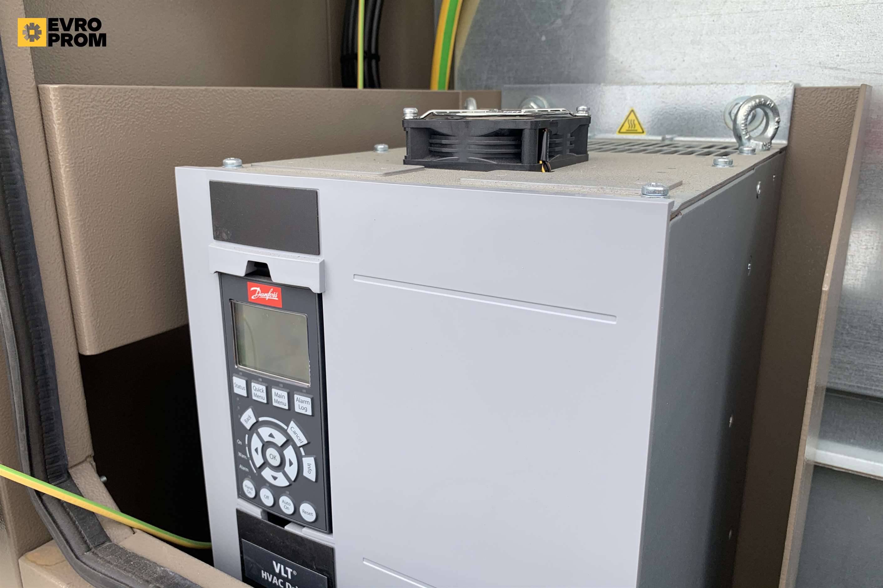 Chiller York 535 kW | R1234ze | EC-fans | 2024 | Nuovo in vendita - foto 9