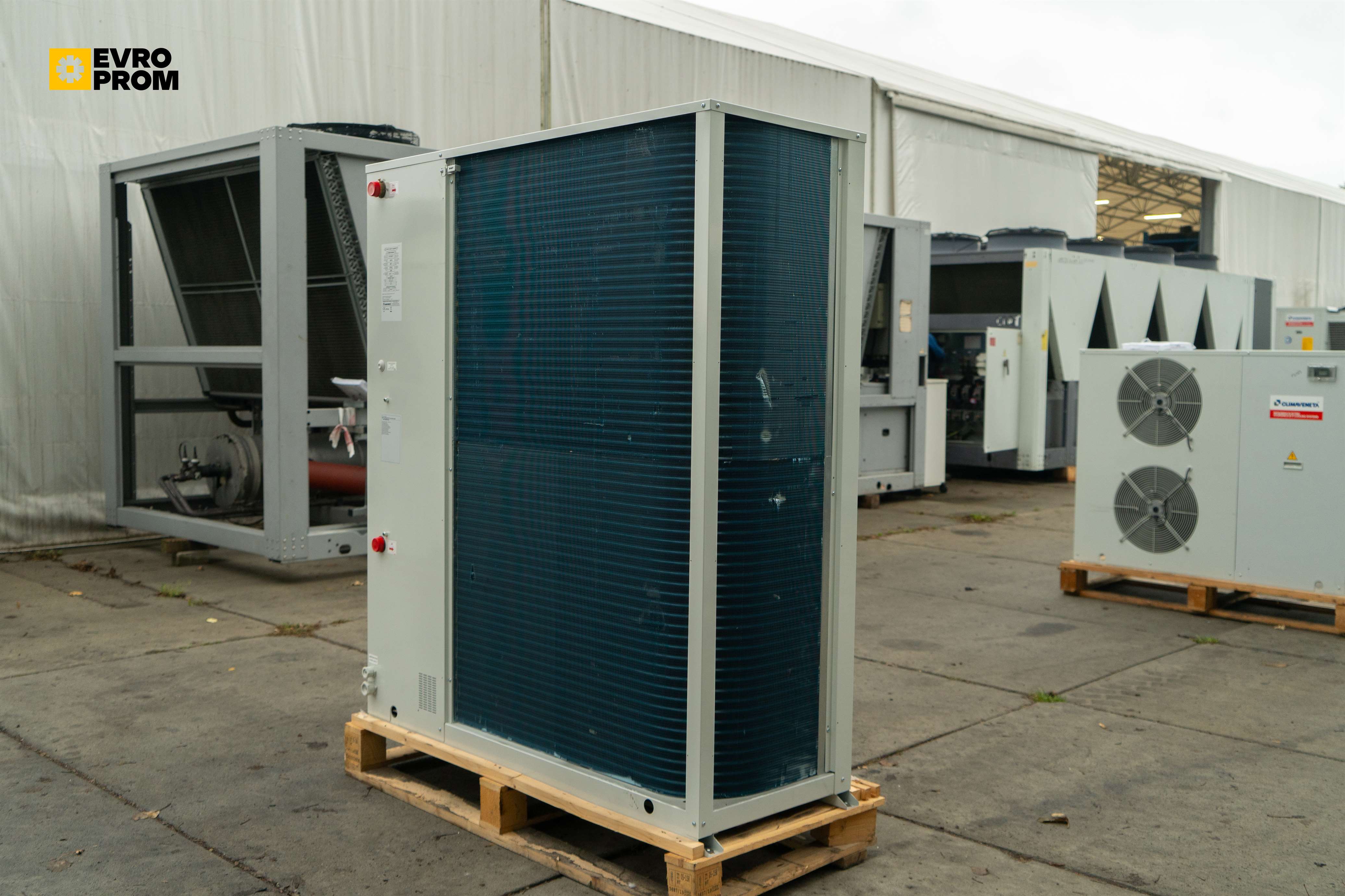 Chiller CLIMAVENETA | 24,7/26,1 kW | Garanzia | Nuovo in vendita - foto 3