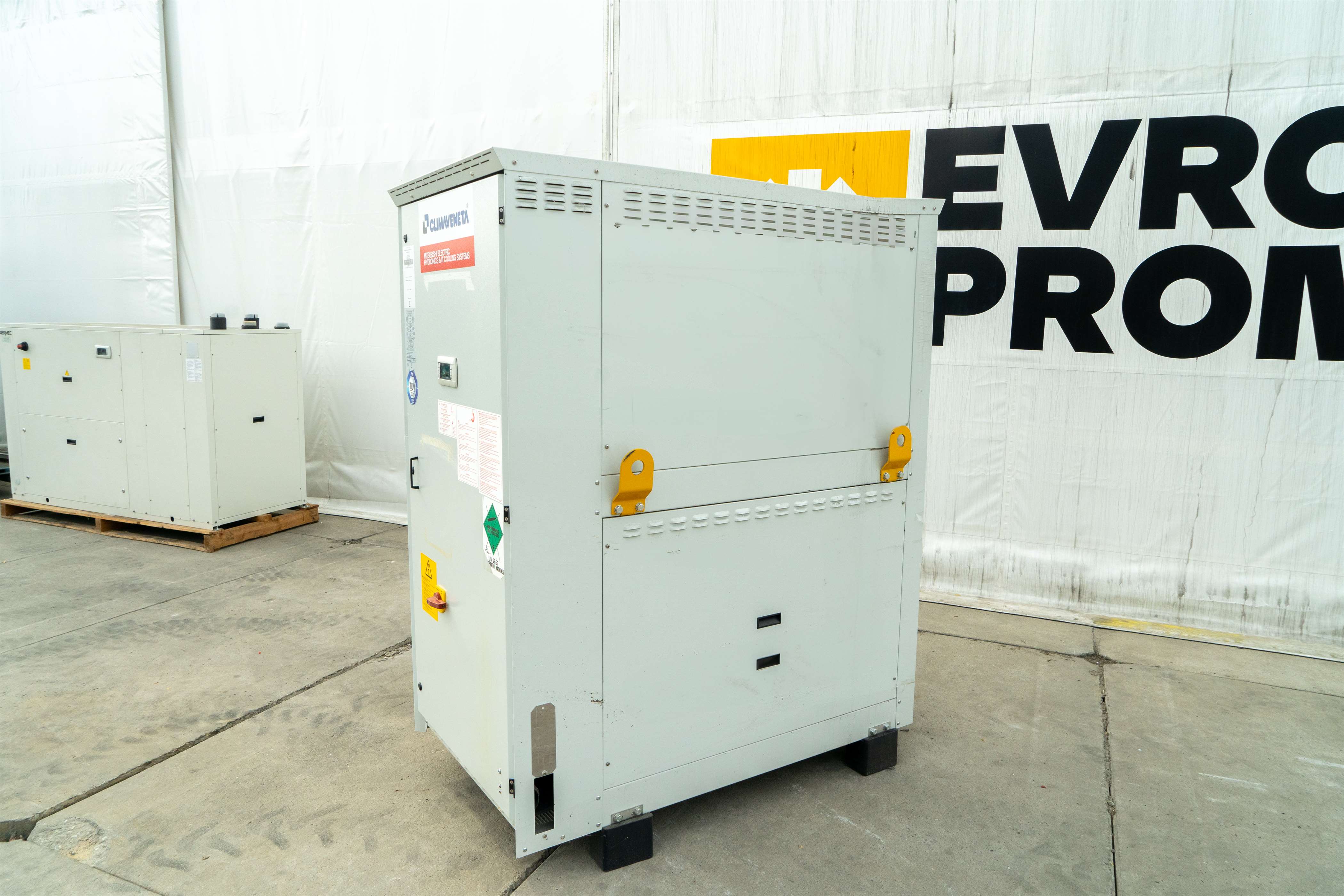 Climaveneta watercooled chiller | 157/175 kW | Nuovo in vendita - foto 3