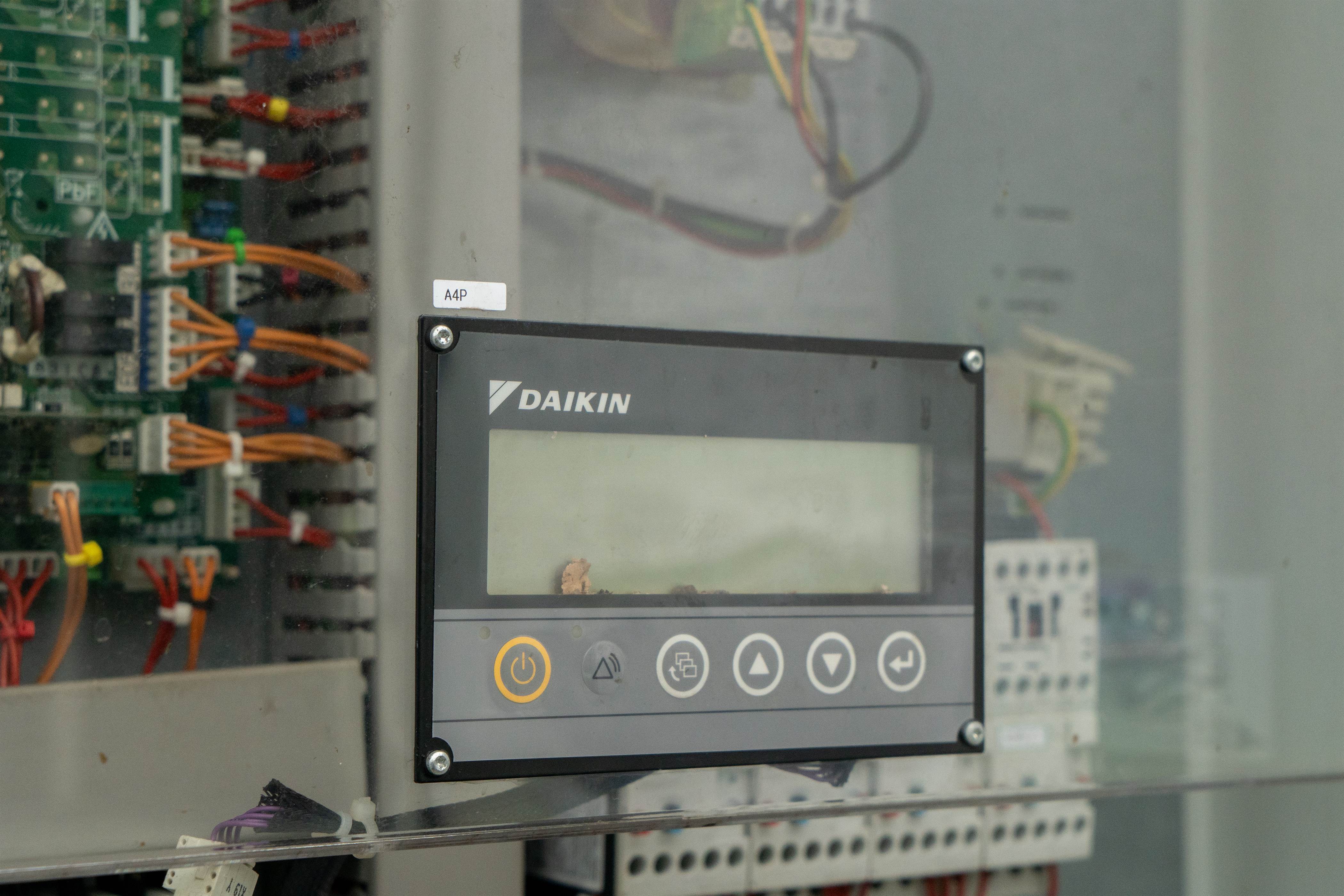 Chiller Daikin 77/87 kW | pompa di calore | Usato in vendita - foto 11