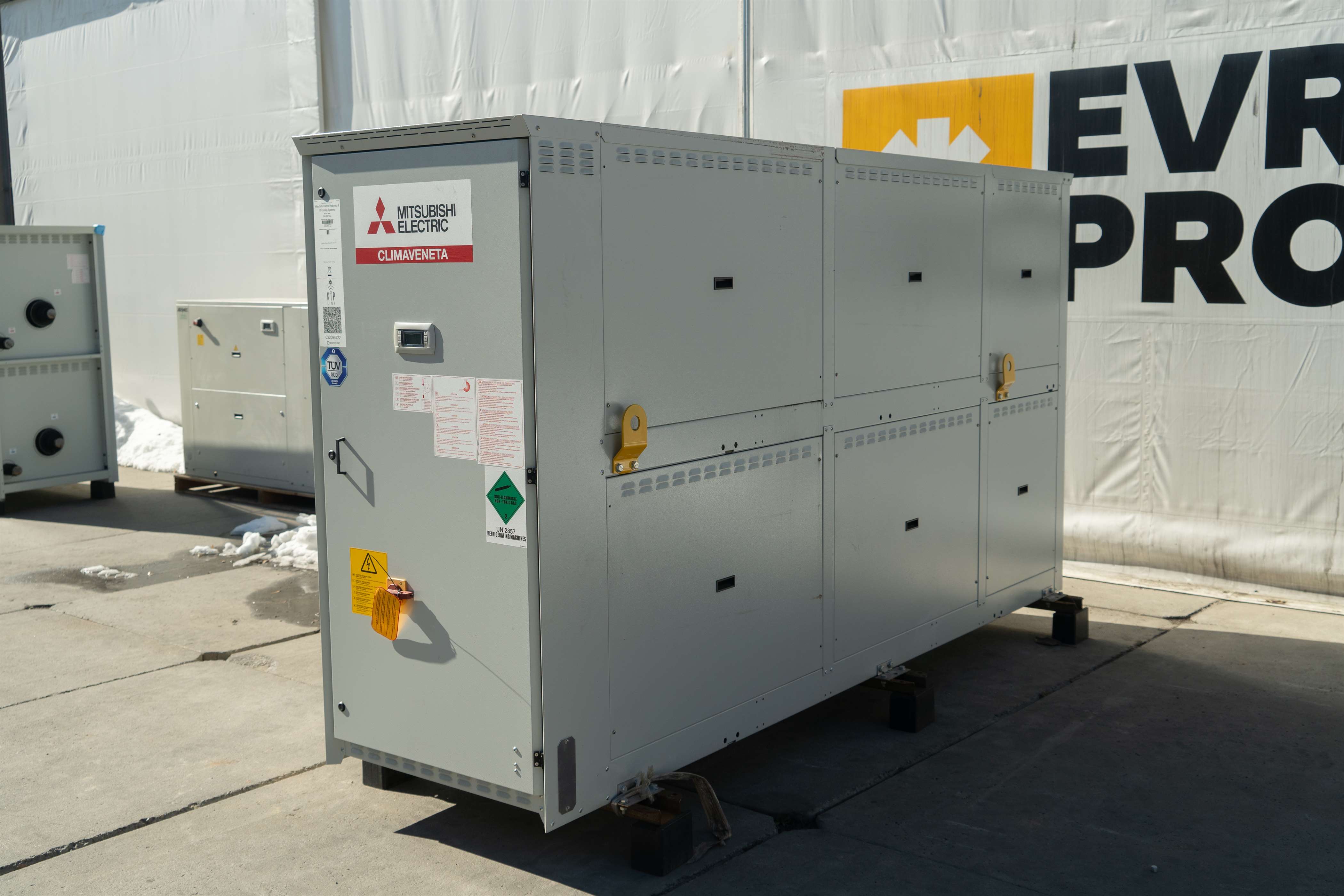 Water cooled chiller Climaveneta | 306/340 kW | Nuovo in vendita - foto 4