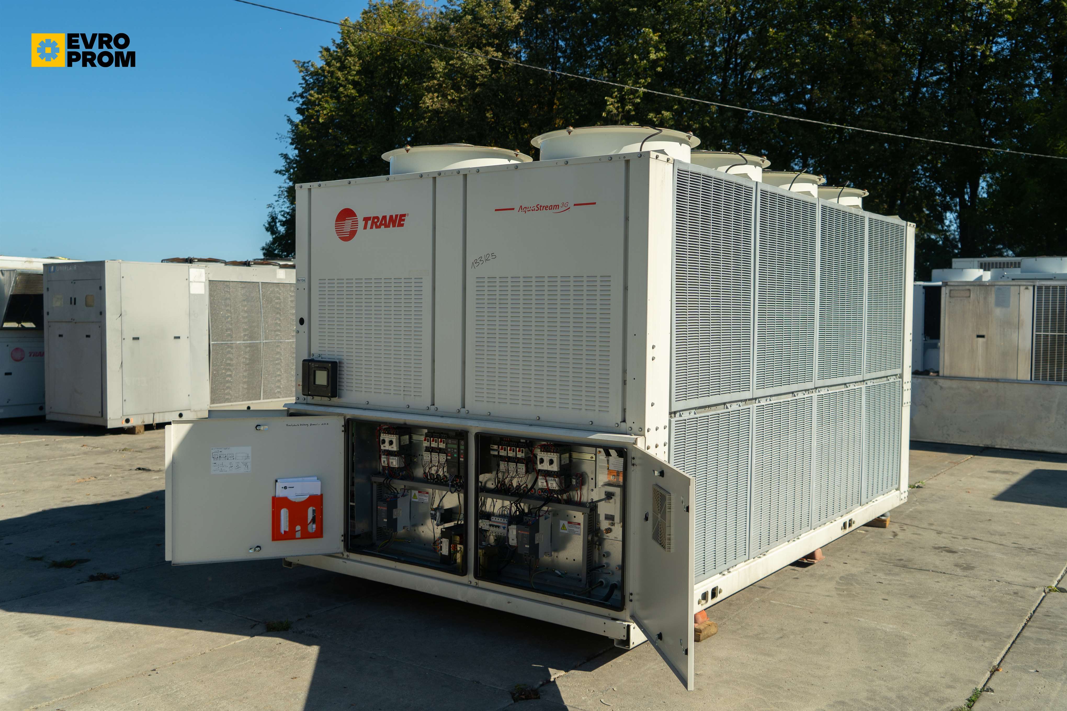 Air cooled chiller Trane | 254 kW | 2016 | Garanzia in vendita - foto 11