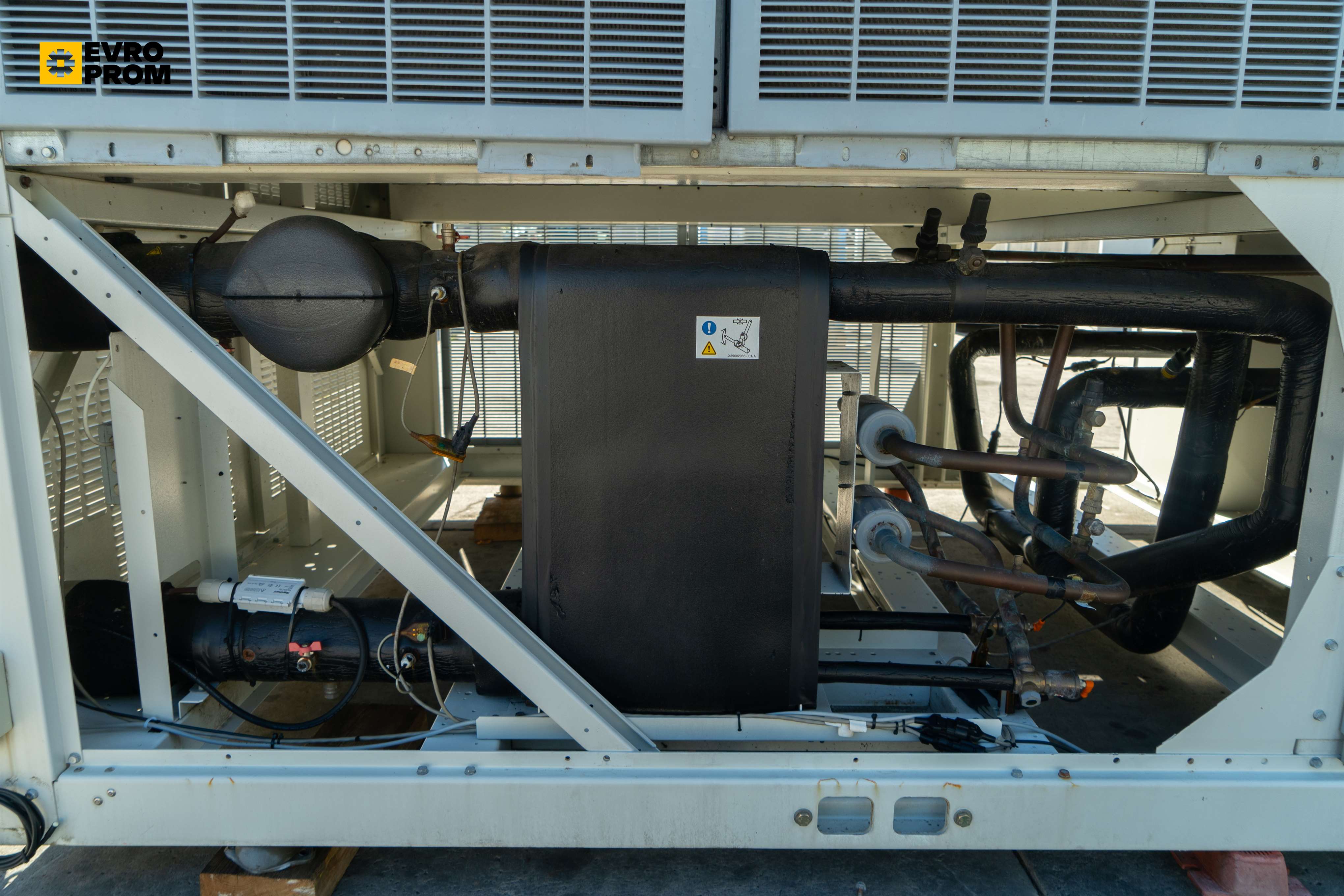 Air cooled chiller Trane | 254 kW | 2016 | Garanzia in vendita - foto 10