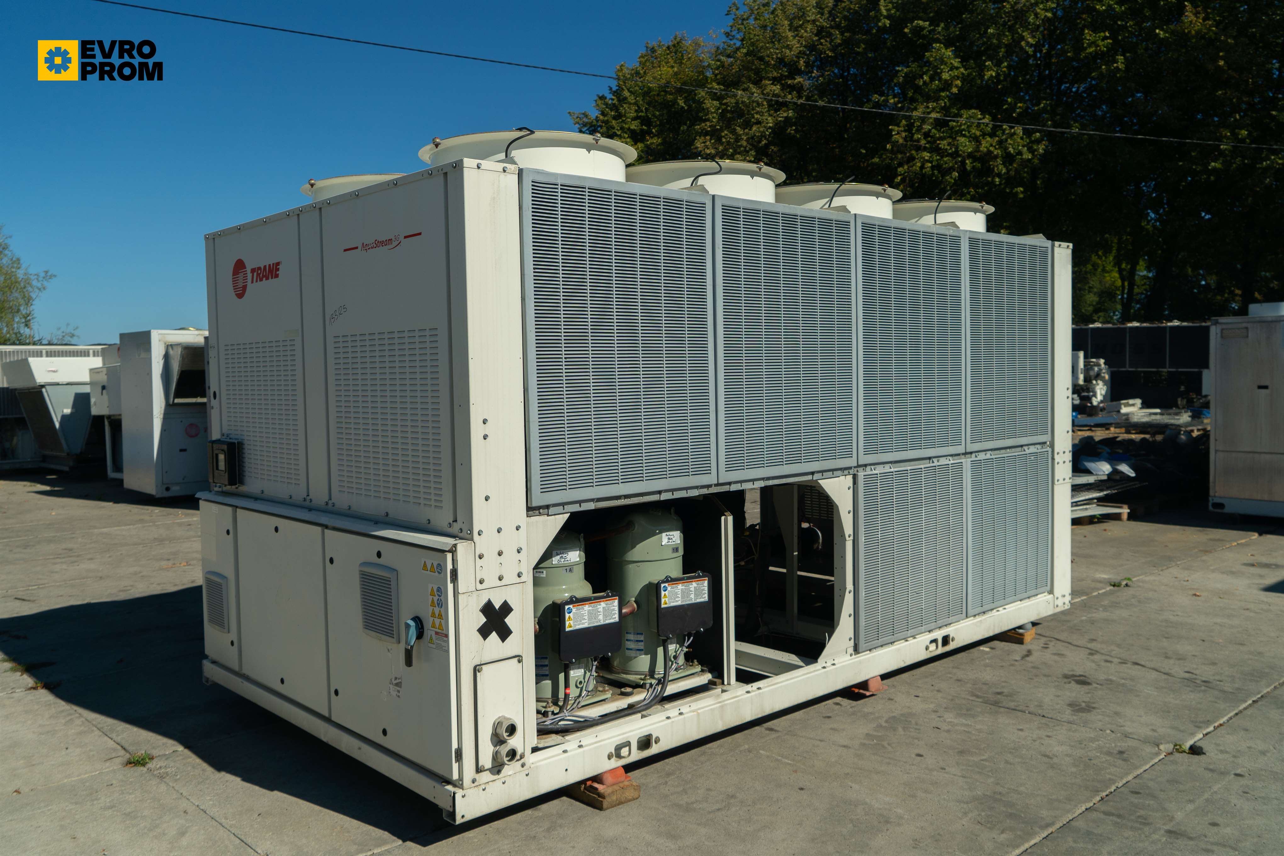 Air cooled chiller Trane | 254 kW | 2016 | Garanzia in vendita - foto 8