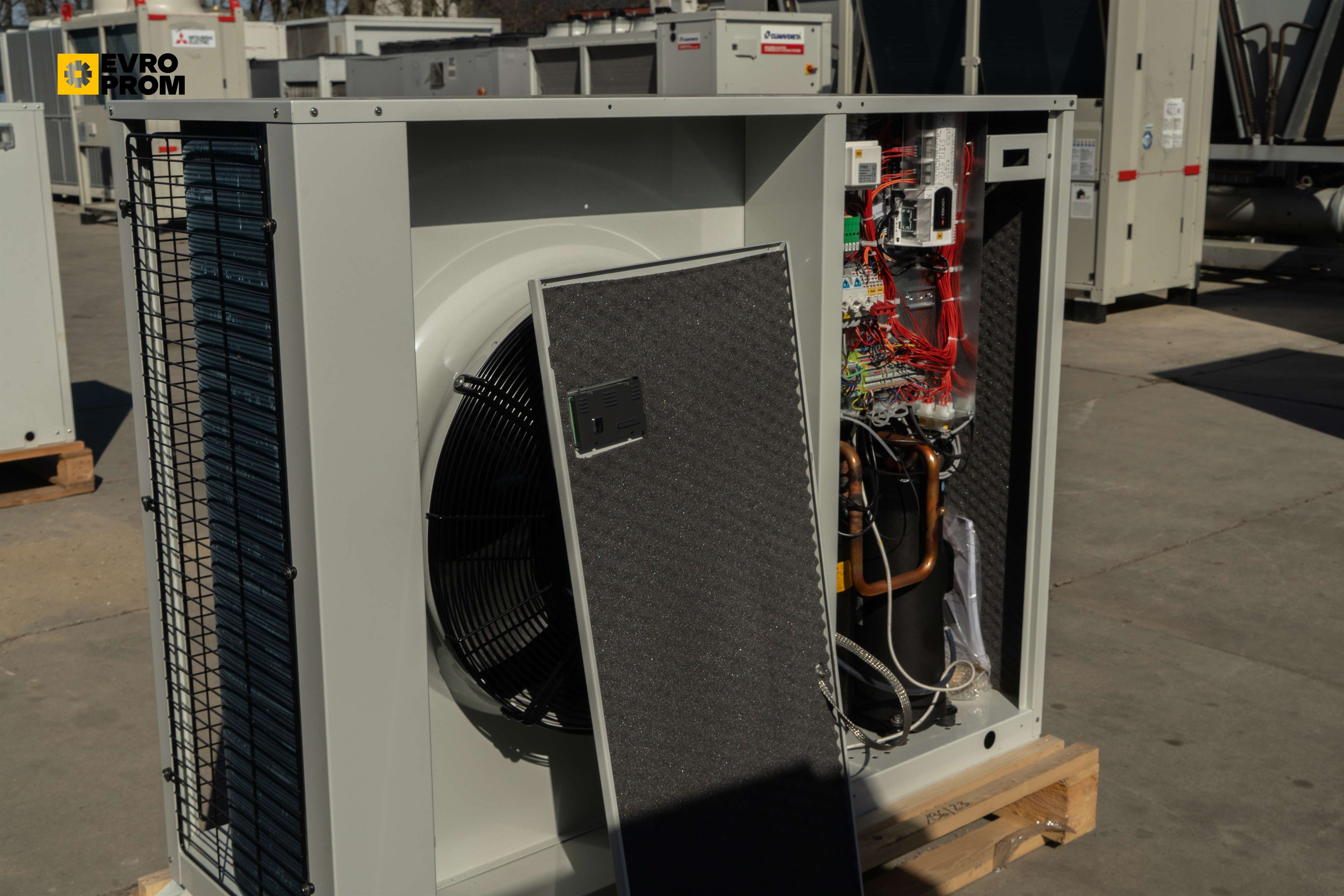 Chiller Climaveneta 20/24 kW | pompa di calore | Nuovo in vendita - foto 7