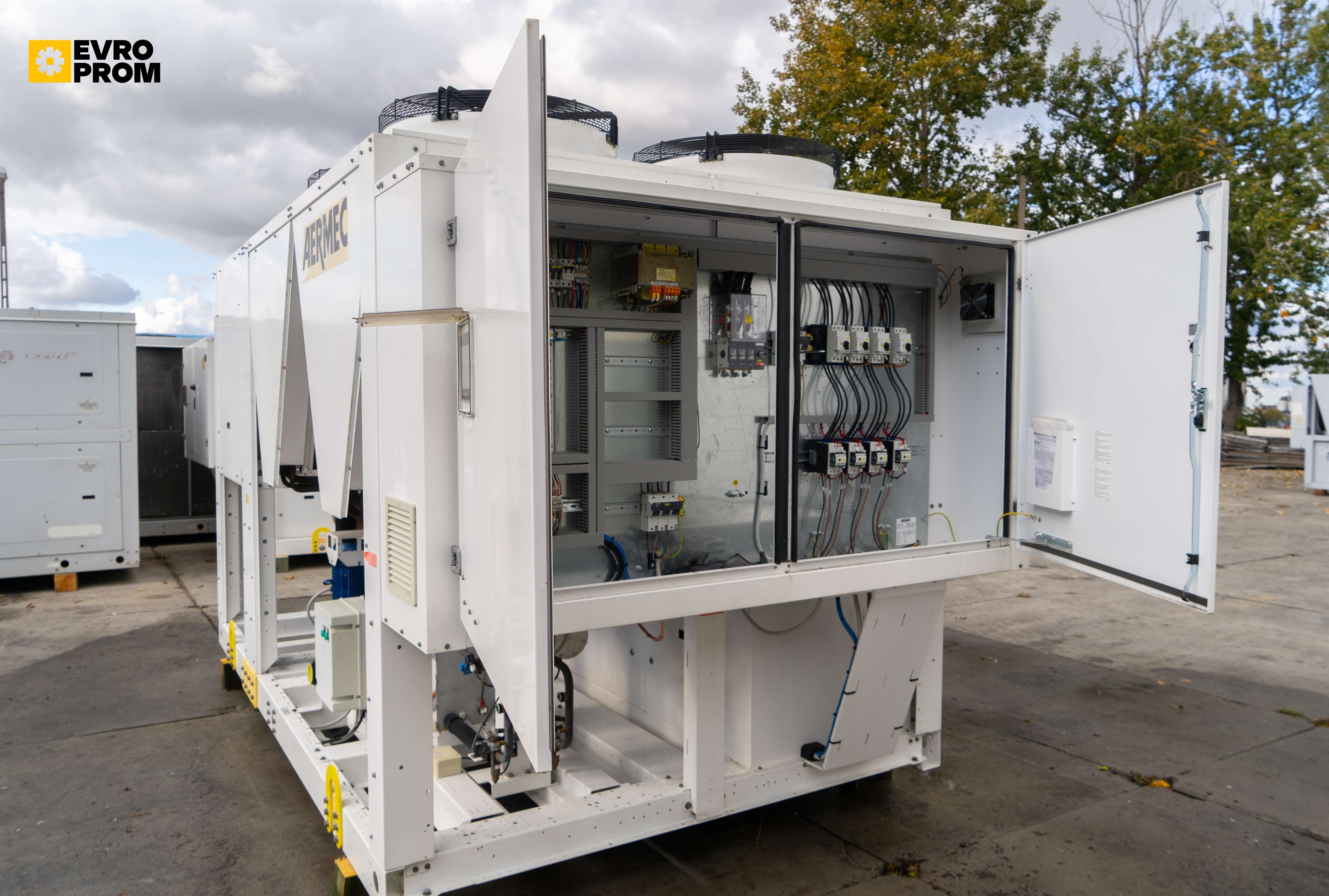 Air cooled chiller Aermec | 217 kW | 2019 | Nuovo in vendita - foto 12