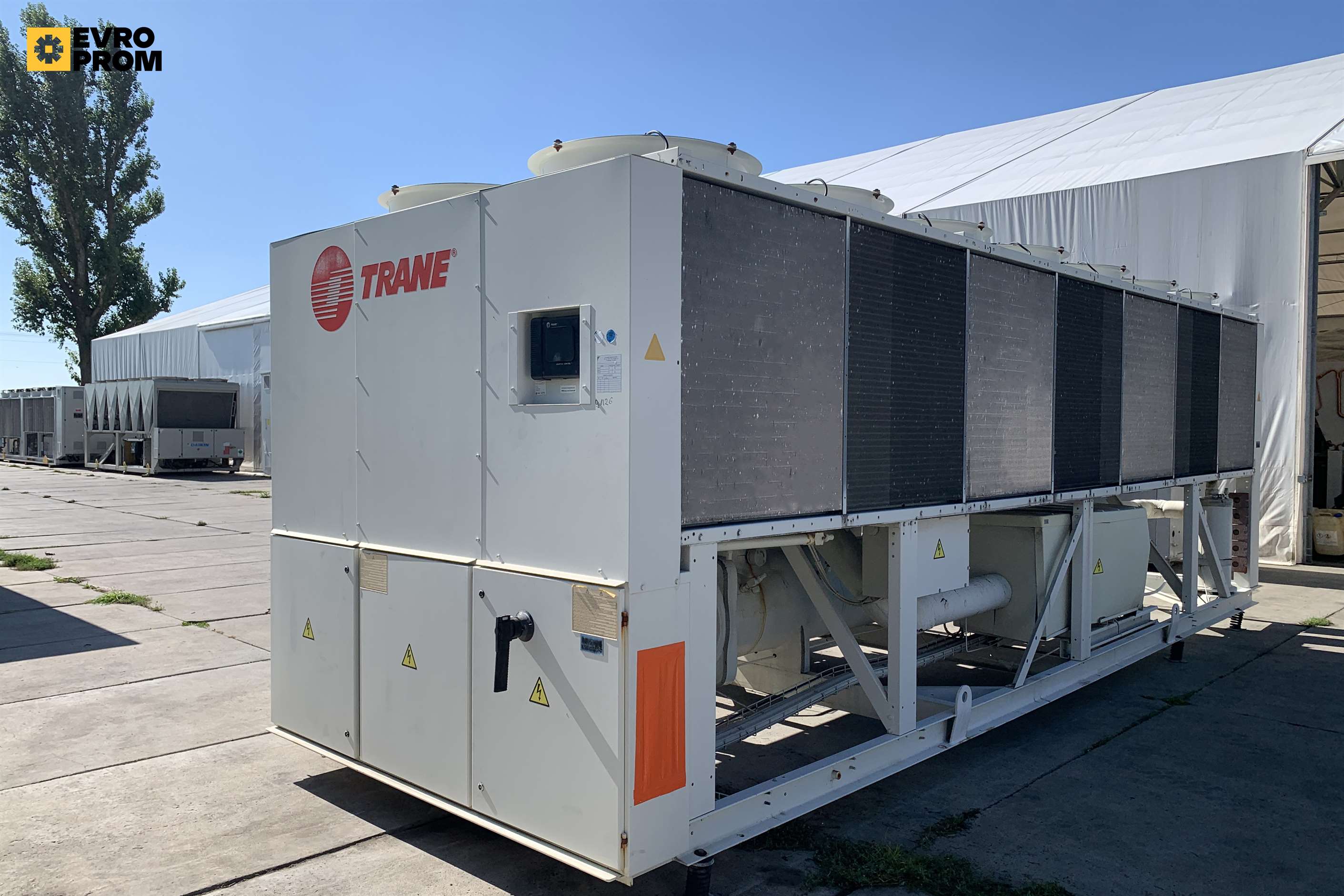 Trane screw chiller usato | 648 kW | Garanzia in vendita - foto 4