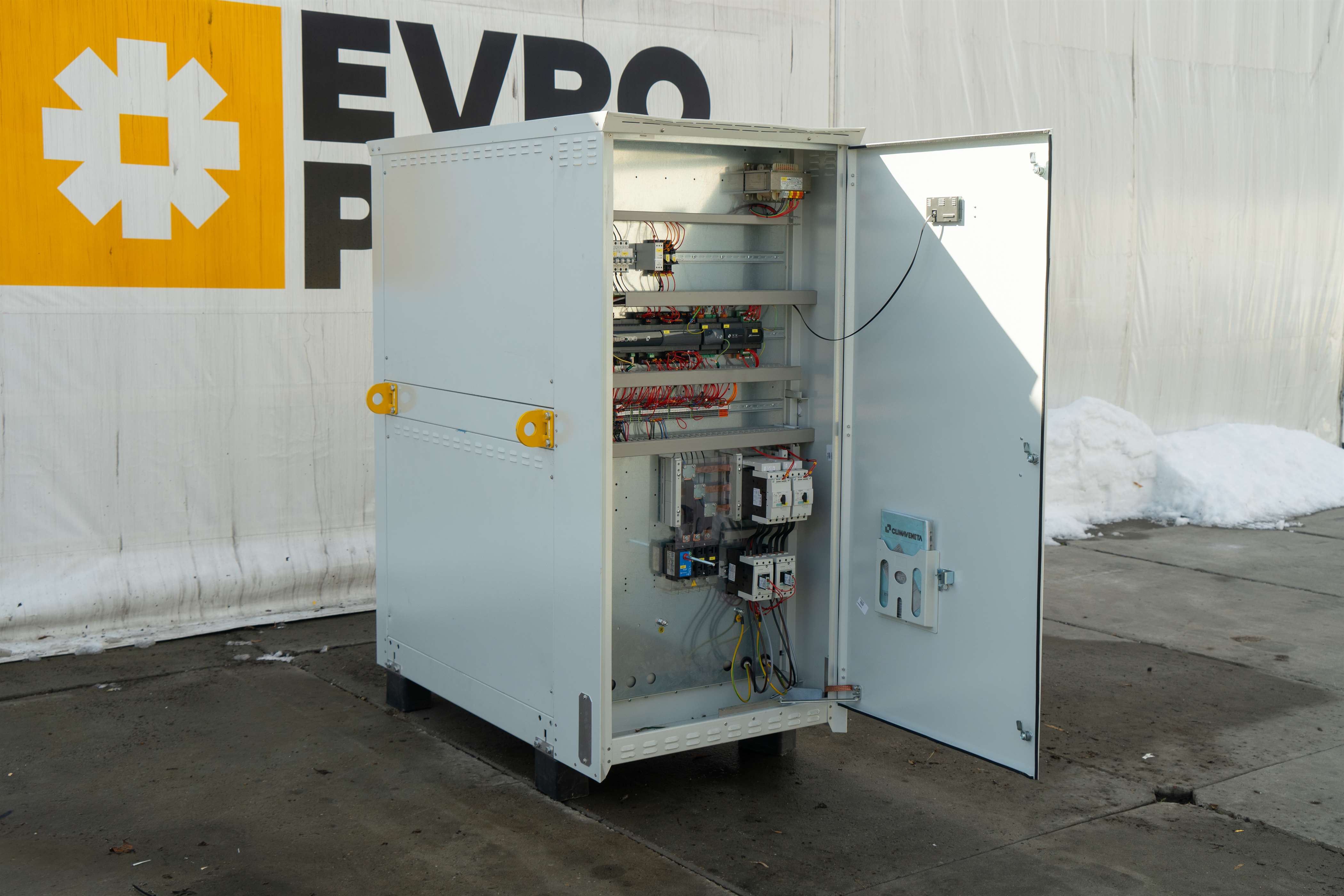 Water cooled chiller Climaveneta | 251/282 kW | Nuovo in vendita - foto 6