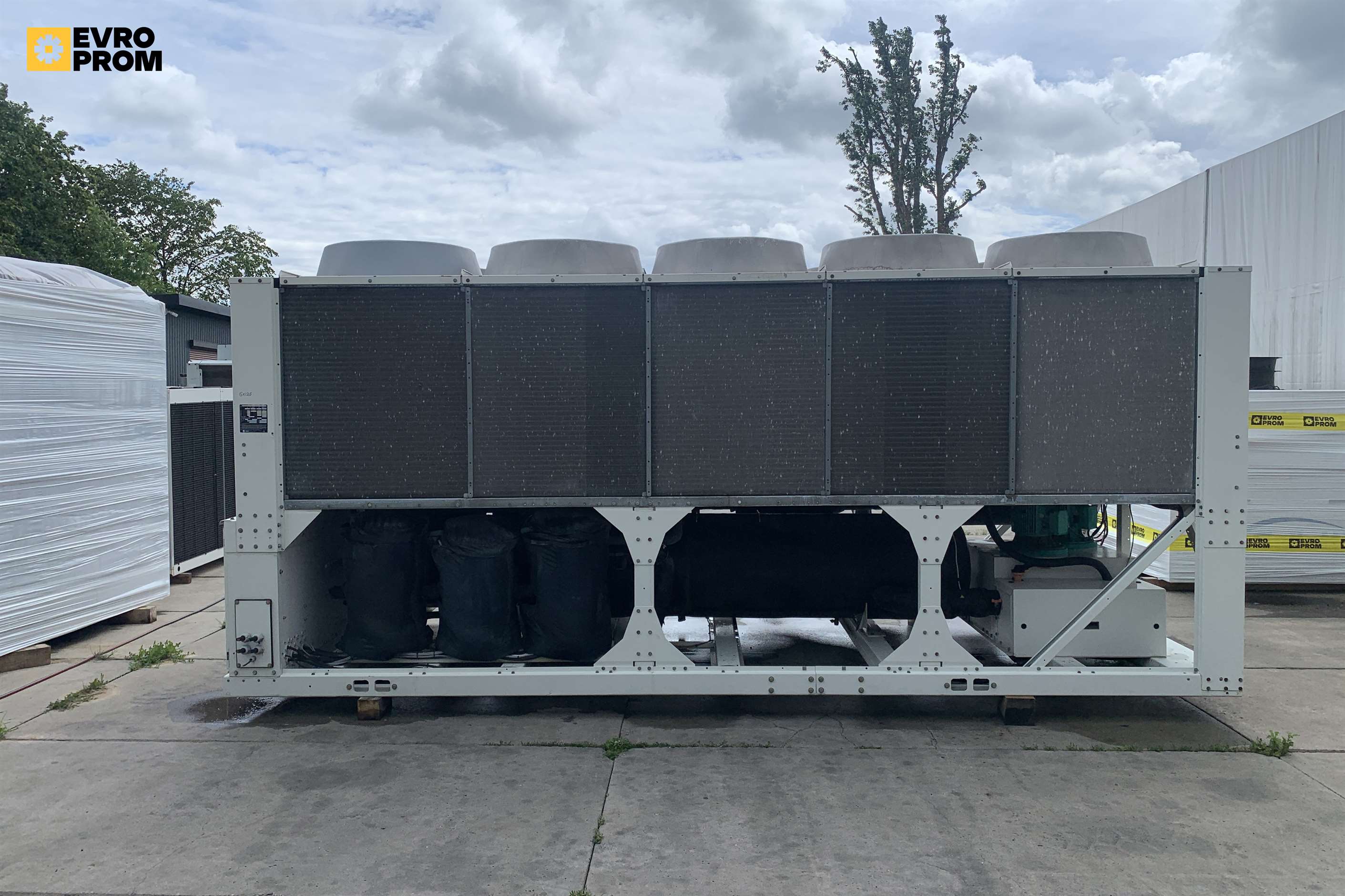 Trane chiller usato | 380,9 kW | Garanzia 2011 in vendita - foto 2