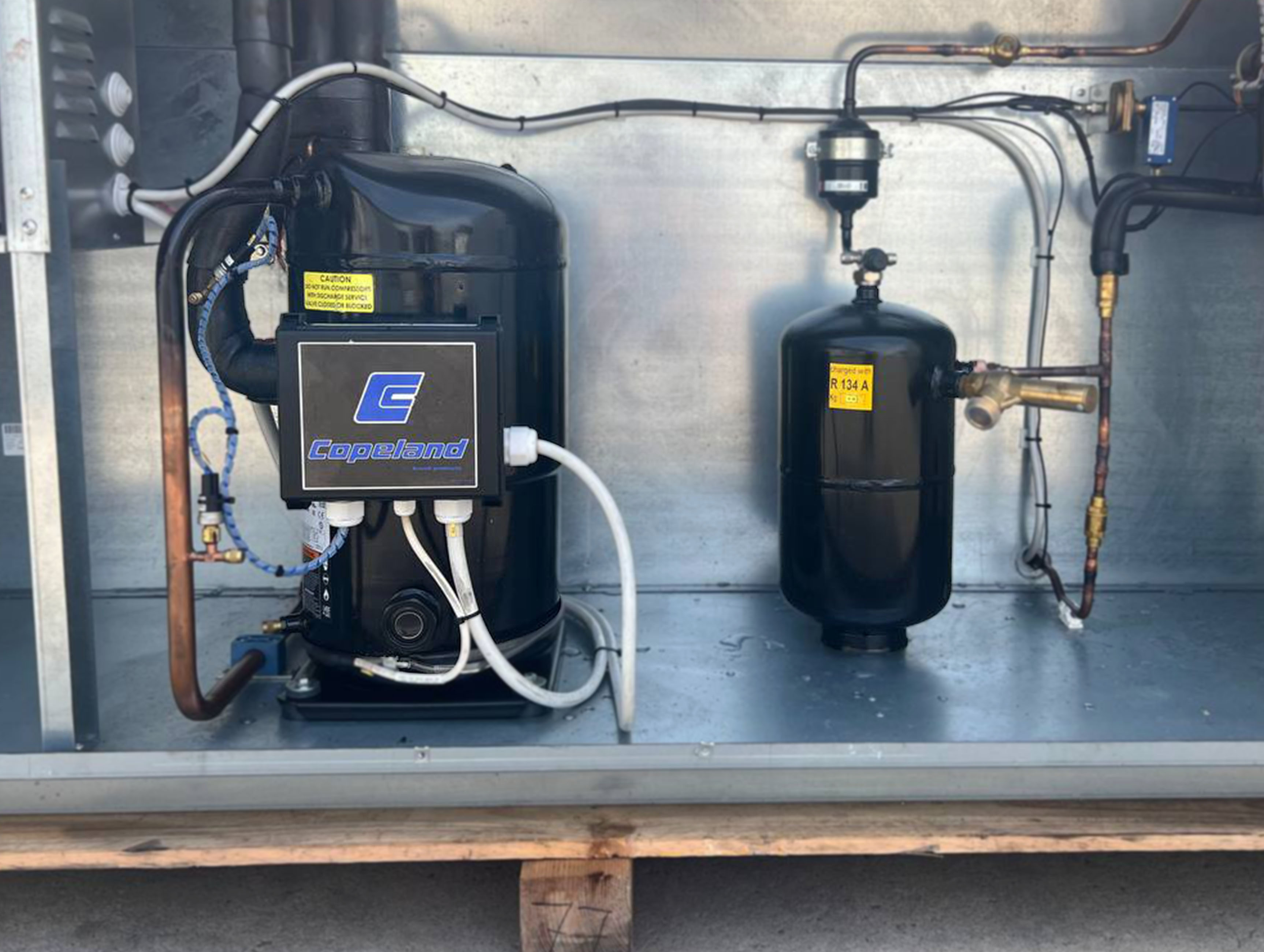 Chiller Emicon 22/25 kW | pompa di calore | 2024 Nuovo in vendita - foto 5