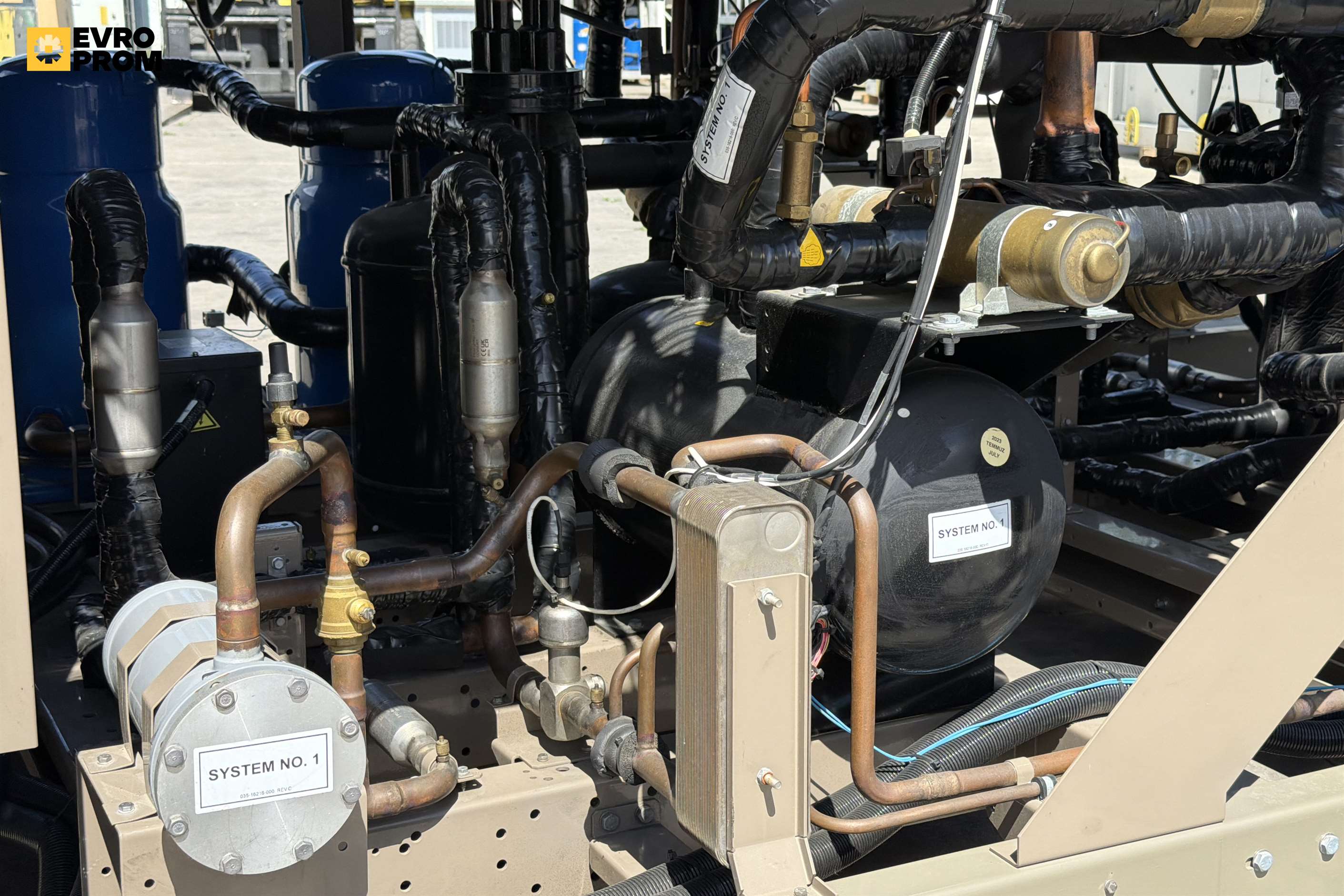 Chiller York 364/406 kW | pompa di calore | Nuovo in vendita - foto 9