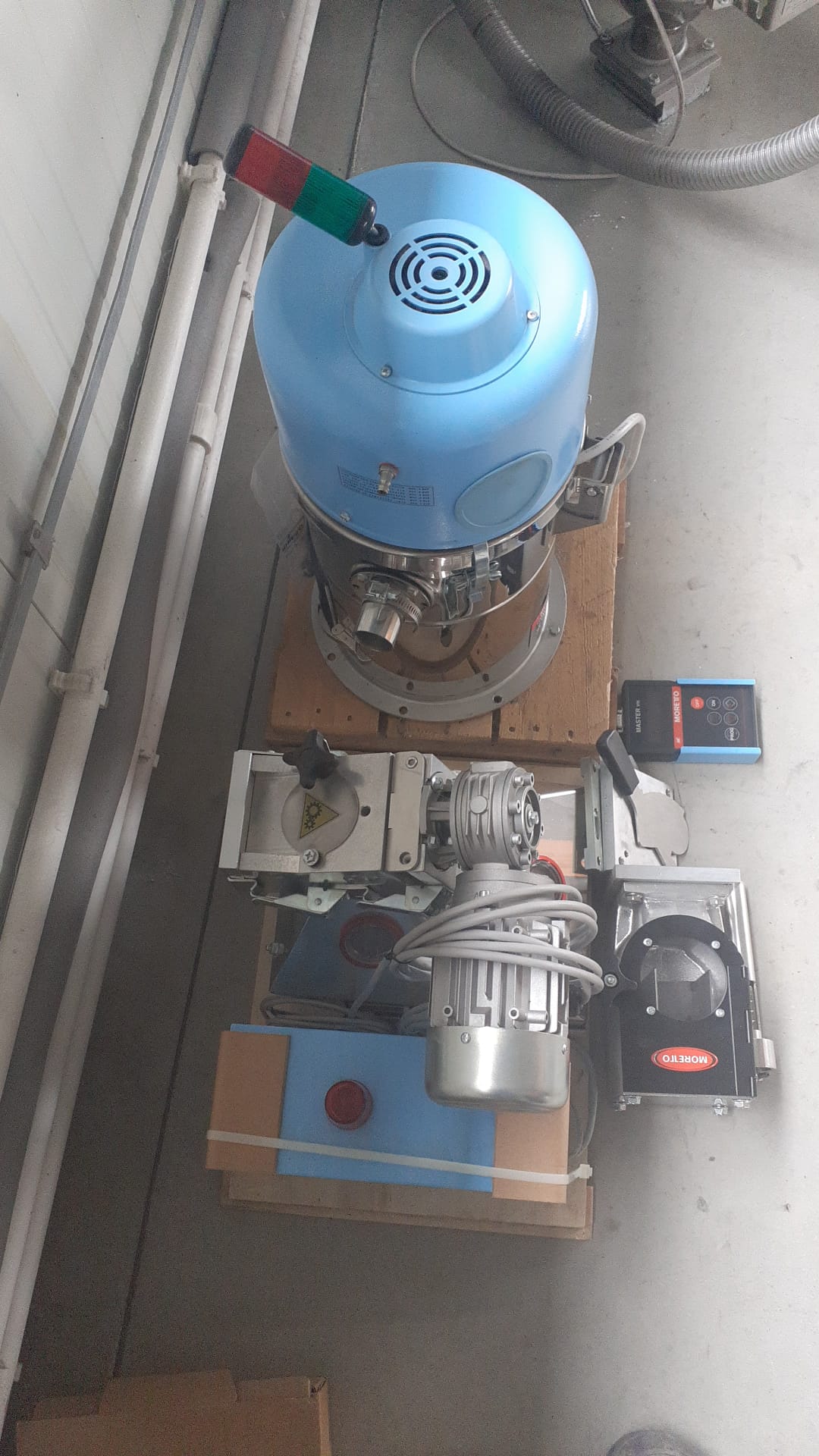 Dosing system + Hopper loader+ static mixer+ valve in vendita - foto 1