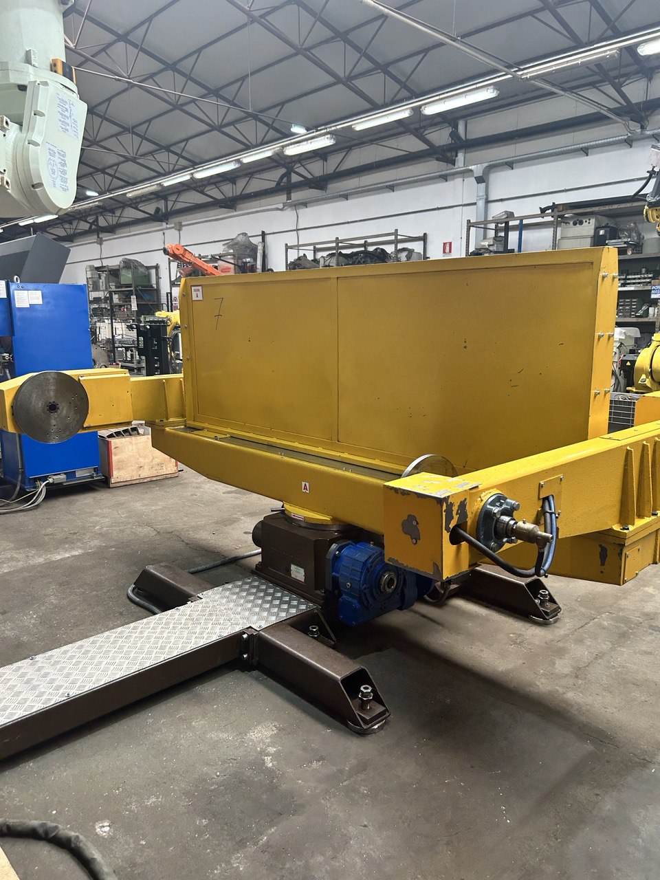 Isola robot Kawasaki per saldatura in vendita - foto 5