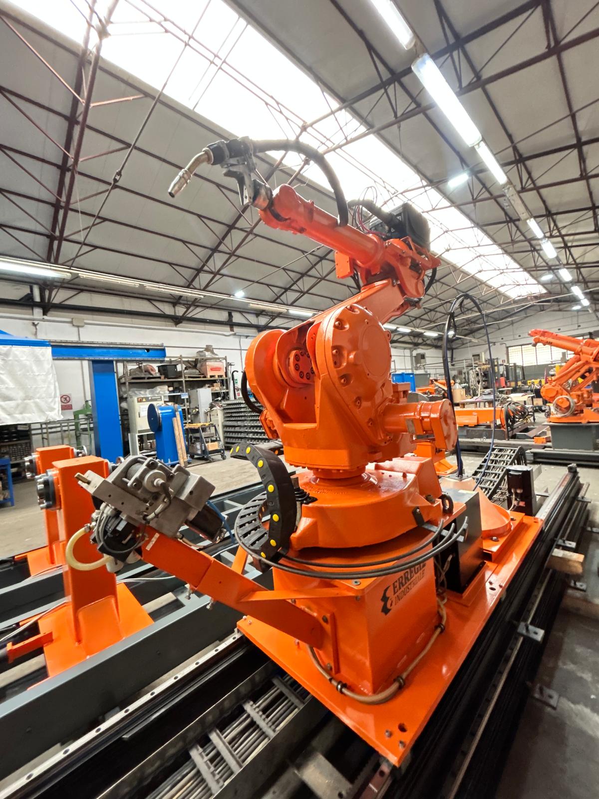 Isola robot ABB IRB 2400L per saldatura in vendita - foto 2
