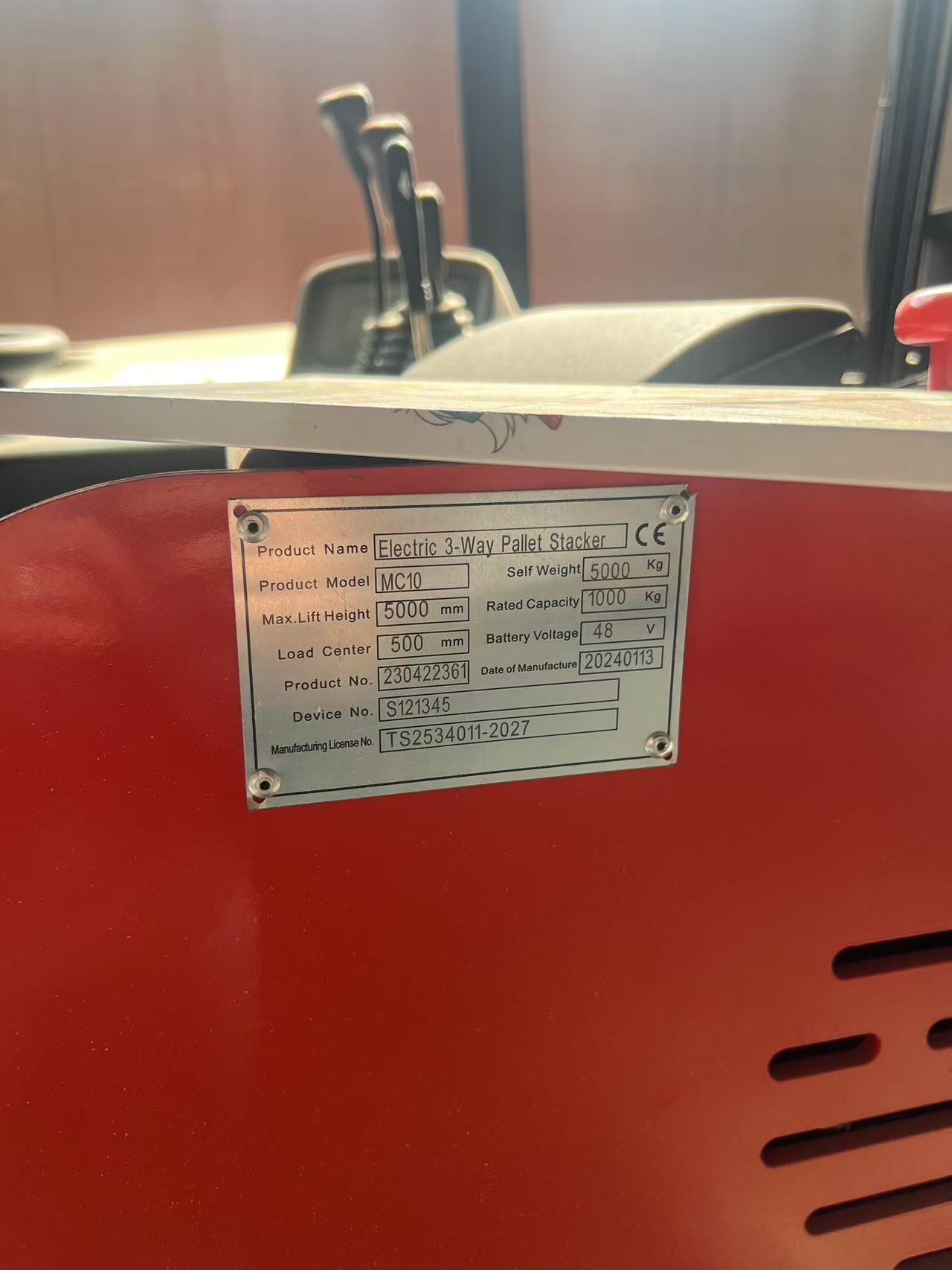 CARRELLO ELEVATORE RETRATTILE A TRE VIE in vendita - foto 2