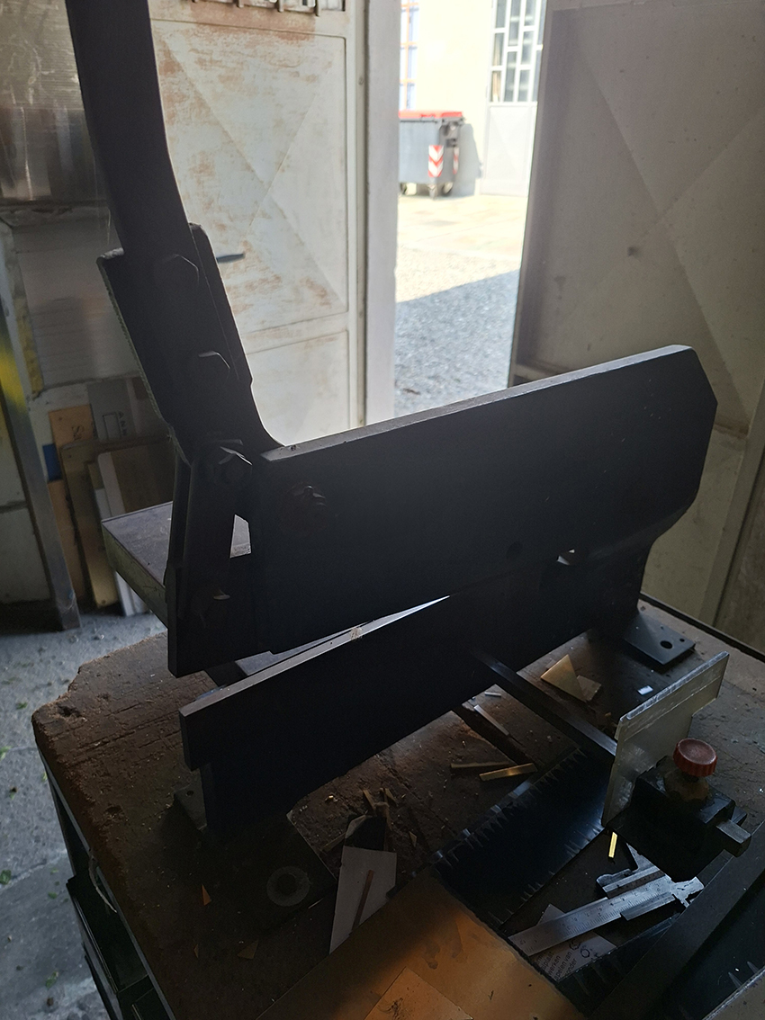 Cesoia a leva manuale professionale per metallo in vendita - foto 2