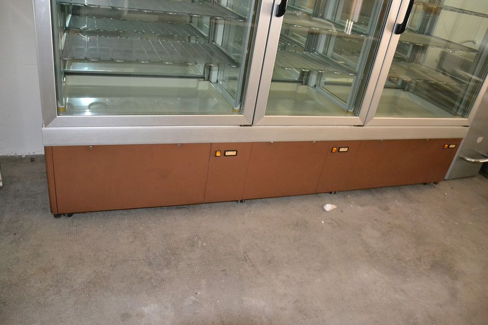 Vetrina refrigerata pasticceria 3 porte BT in vendita - foto 3
